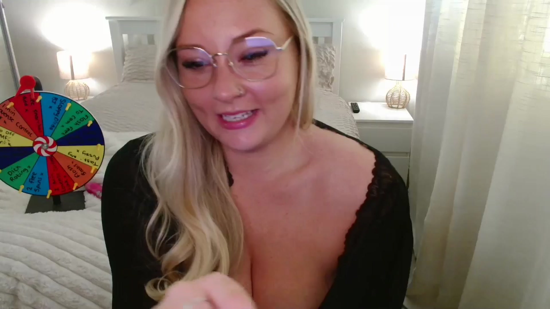 Gallery image thumbnail from AlexisBrookeX's myfreecams stream on, 09/27/2025, 14:12 image 16 of 20
