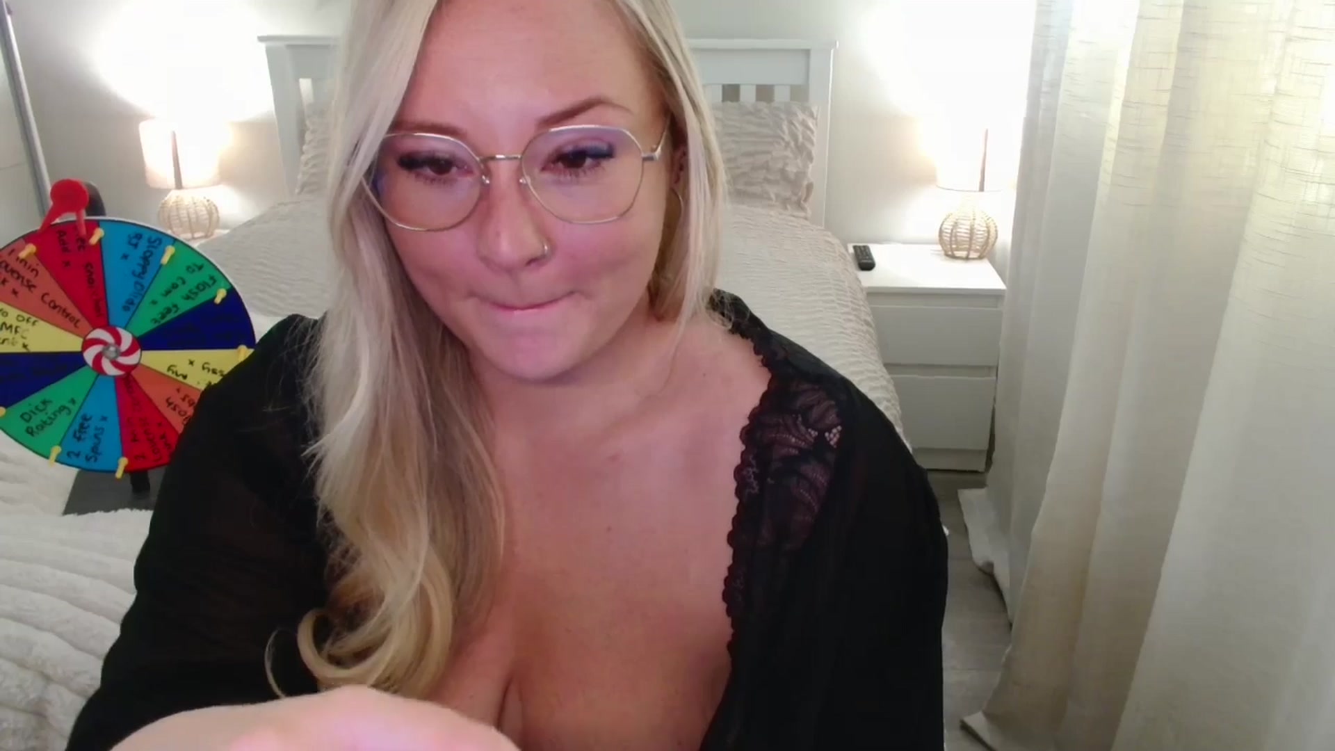 Gallery image thumbnail from AlexisBrookeX's myfreecams stream on, 09/27/2025, 14:12 image 15 of 20
