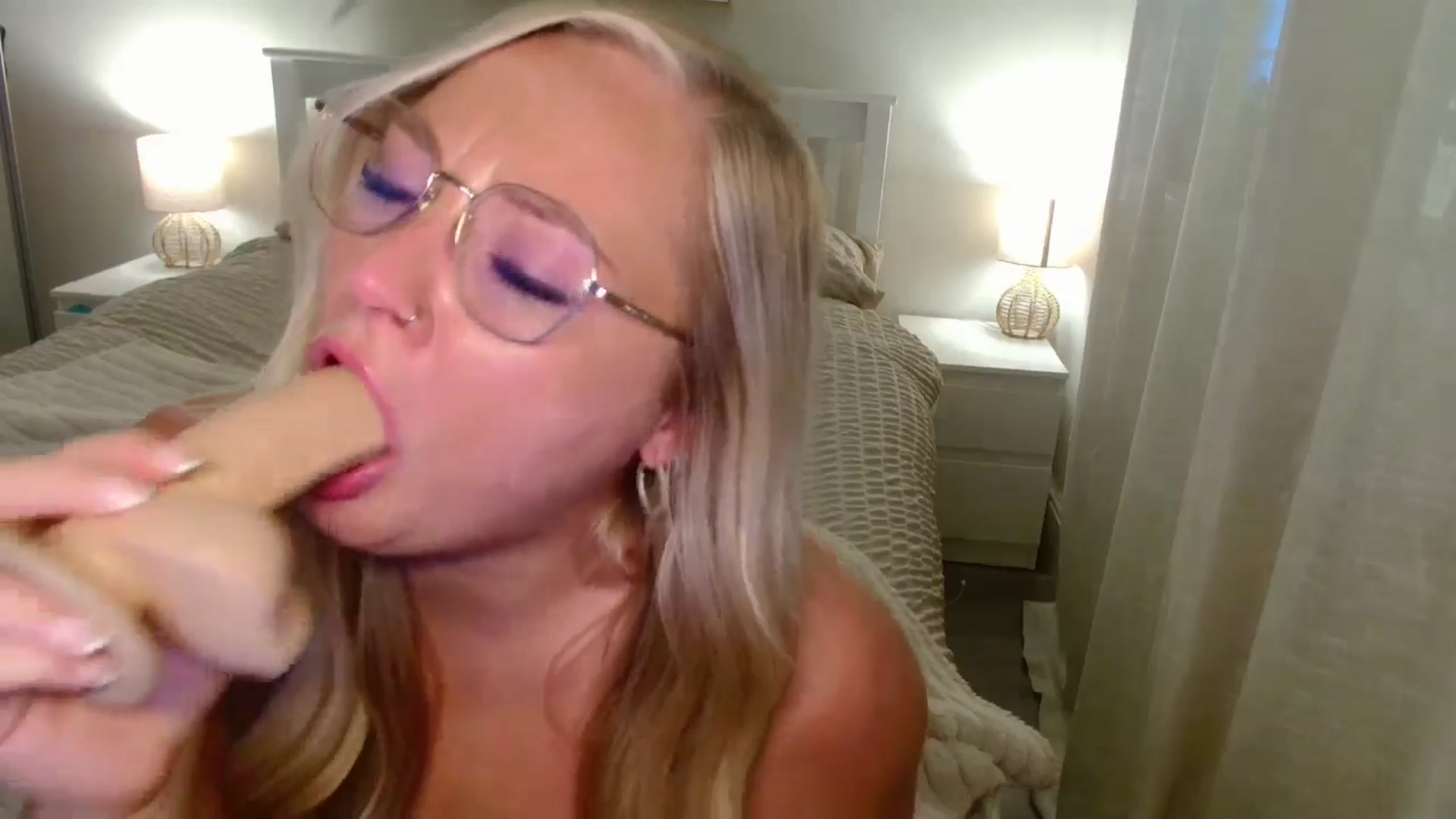 Gallery image thumbnail from AlexisBrookeX's myfreecams stream on, 10/05/2025, 16:57 image 12 of 20