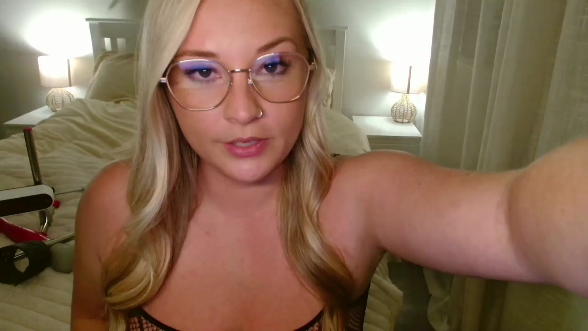 Gallery image thumbnail from AlexisBrookeX's myfreecams stream on, 10/10/2025, 21:54 image 15 of 20
