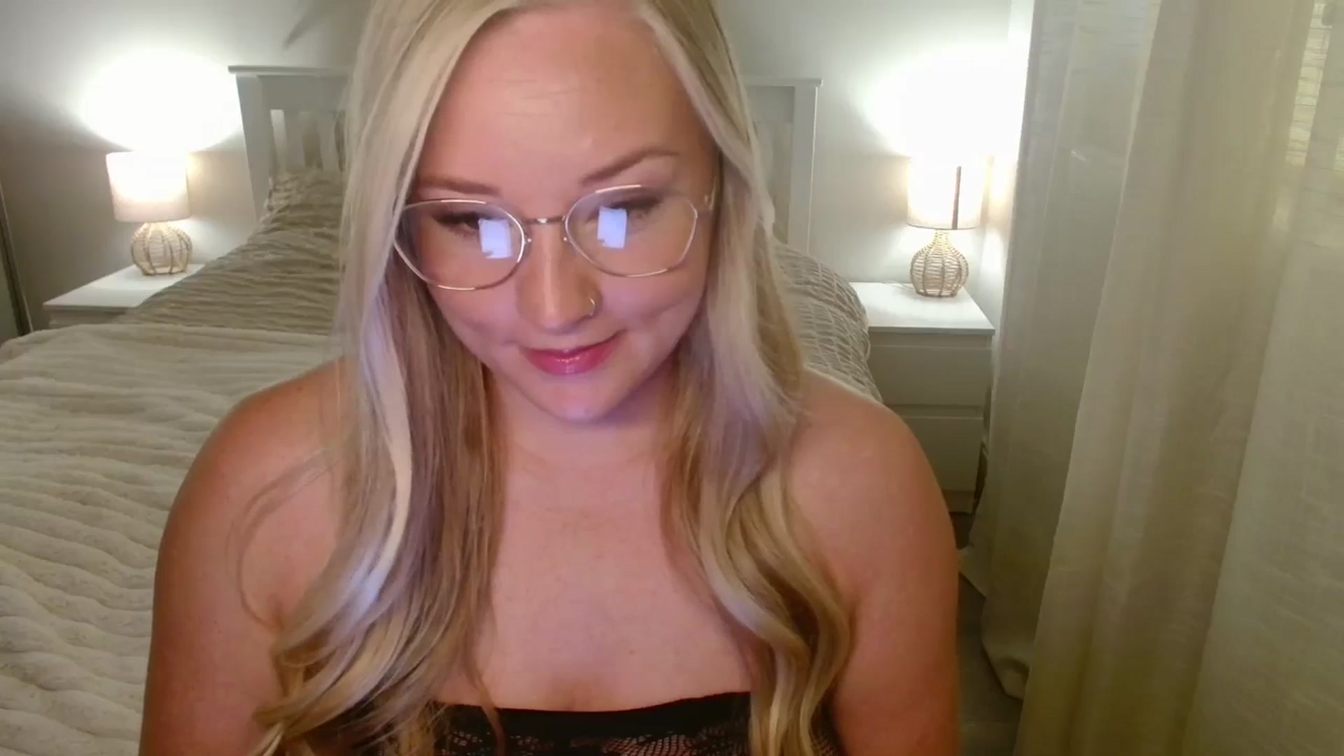 Gallery image thumbnail from AlexisBrookeX's myfreecams stream on, 10/13/2025, 14:51 image 10 of 20