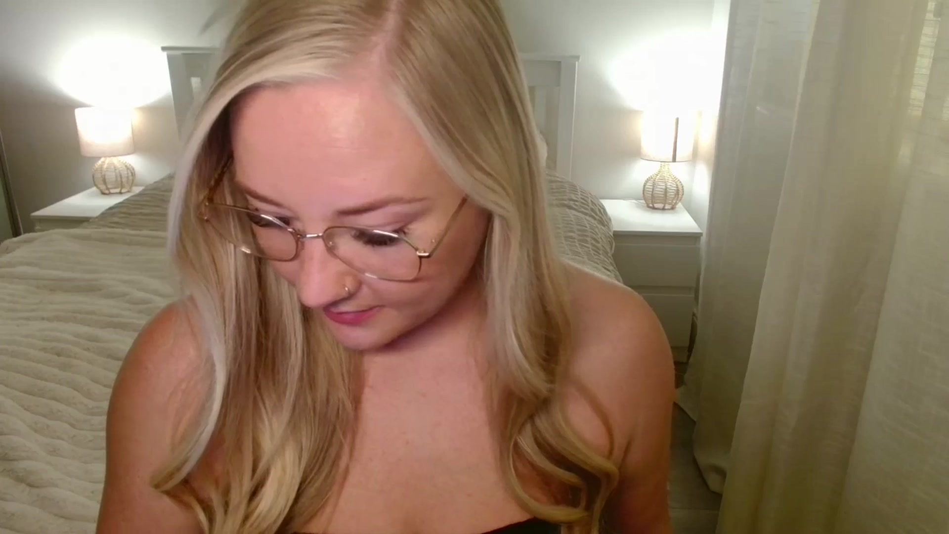 Gallery image thumbnail from AlexisBrookeX's myfreecams stream on, 10/13/2025, 14:51 image 9 of 20