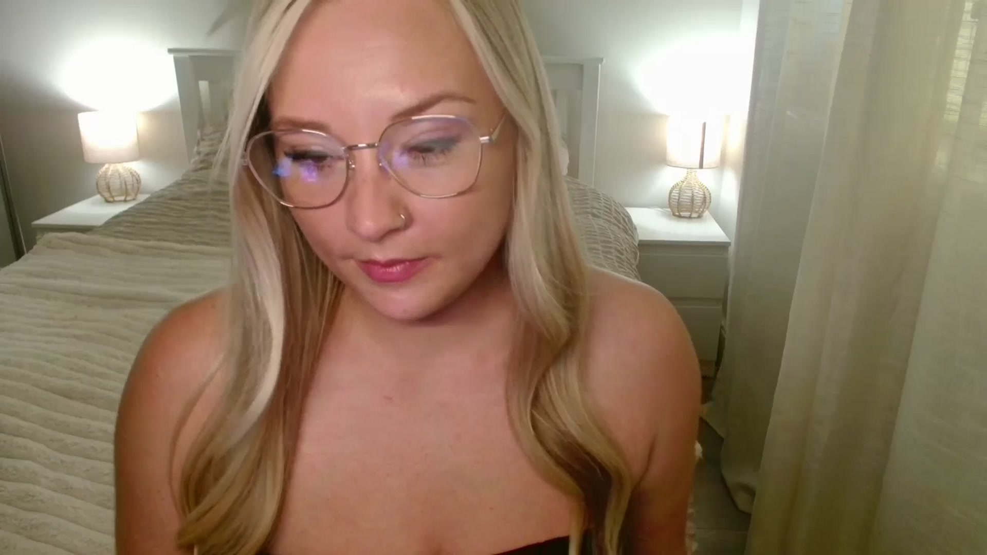 Gallery image thumbnail from AlexisBrookeX's myfreecams stream on, 10/13/2025, 14:51 image 17 of 20