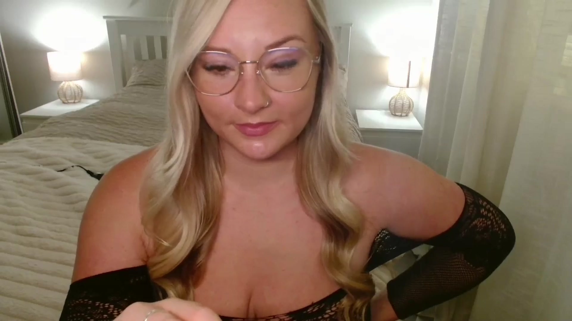 Gallery image thumbnail from AlexisBrookeX's myfreecams stream on, 10/14/2025, 13:21 image 18 of 20