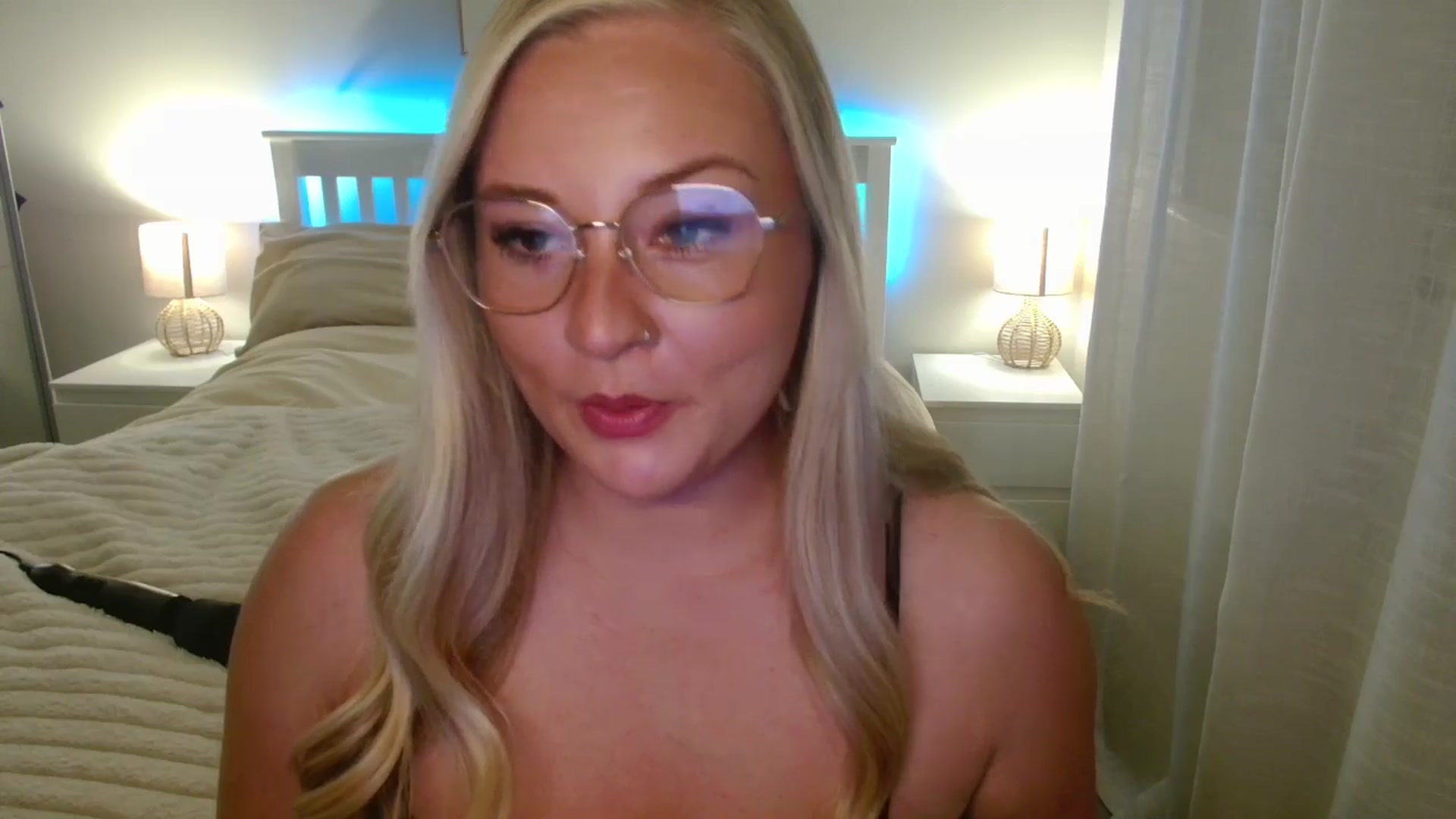 Gallery image thumbnail from AlexisBrookeX's myfreecams stream on, 10/22/2025, 21:44 image 8 of 20