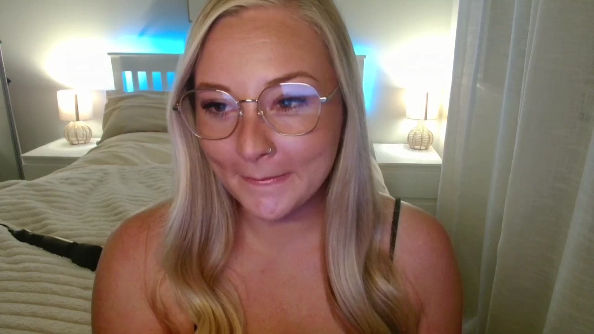 Gallery image thumbnail from AlexisBrookeX's myfreecams stream on, 10/22/2025, 21:44 image 2 of 20