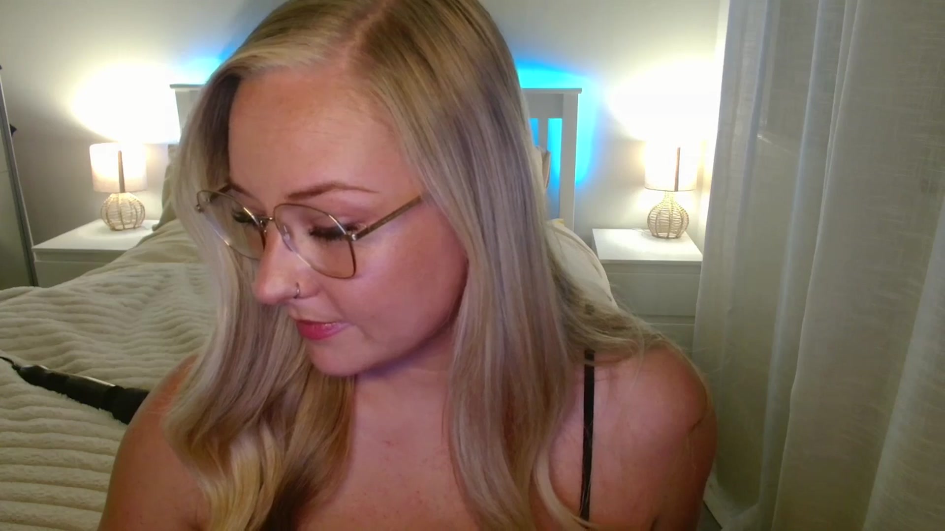 Gallery image thumbnail from AlexisBrookeX's myfreecams stream on, 10/22/2025, 21:44 image 10 of 20