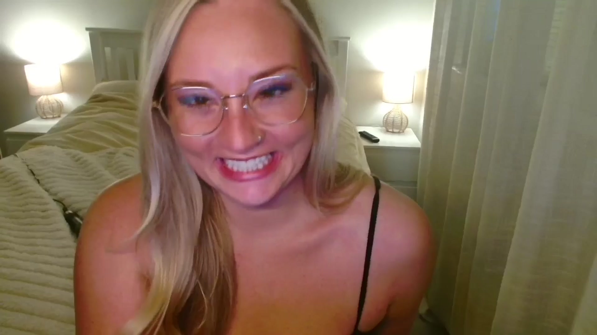 Gallery image thumbnail from AlexisBrookeX's myfreecams stream on, 11/07/2025, 15:49 image 16 of 20