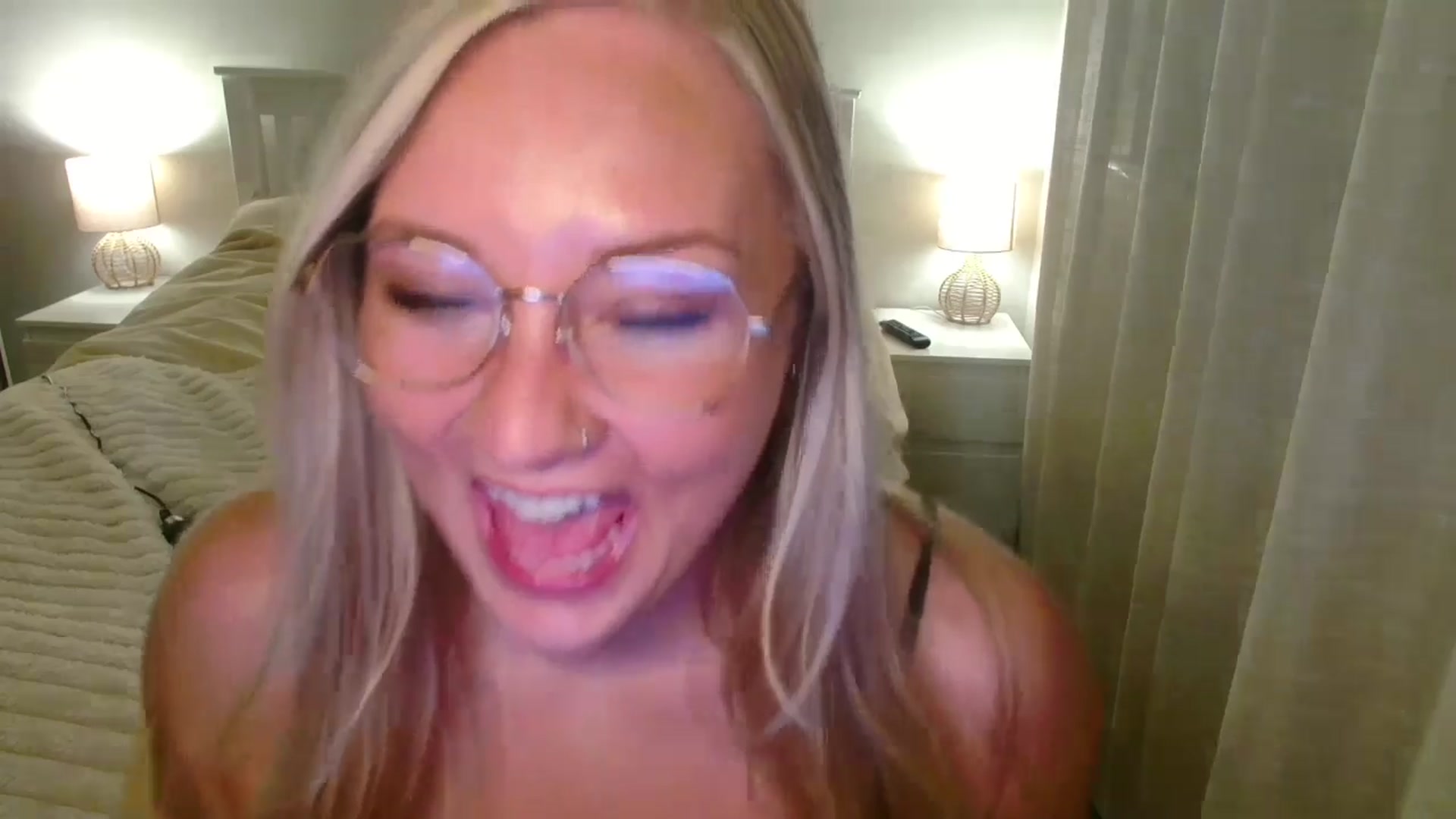 Gallery image thumbnail from AlexisBrookeX's myfreecams stream on, 11/07/2025, 16:22 image 8 of 20