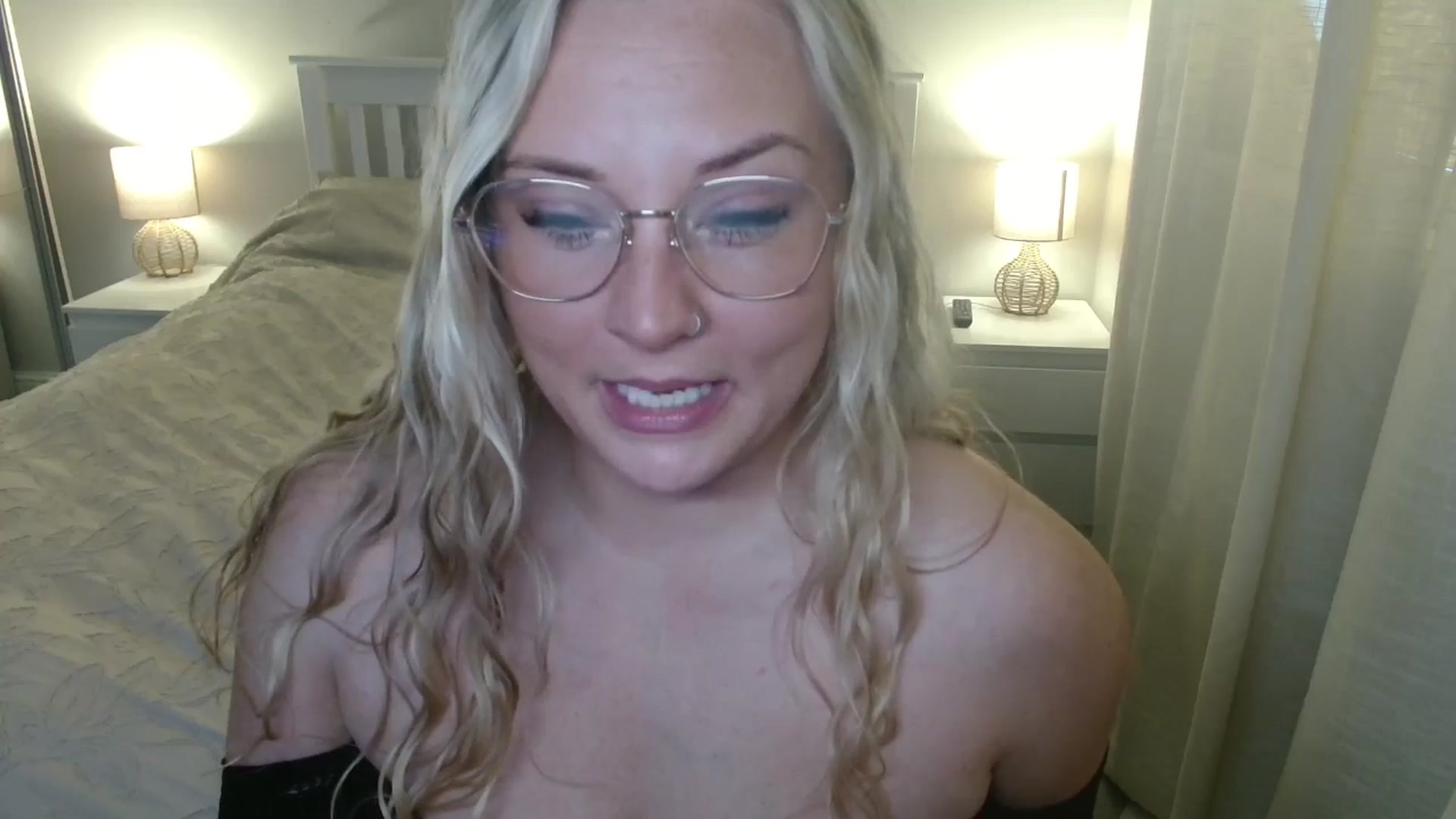 Gallery image thumbnail from AlexisBrookeX's myfreecams stream on, 03/07/2026, 14:52 image 15 of 20