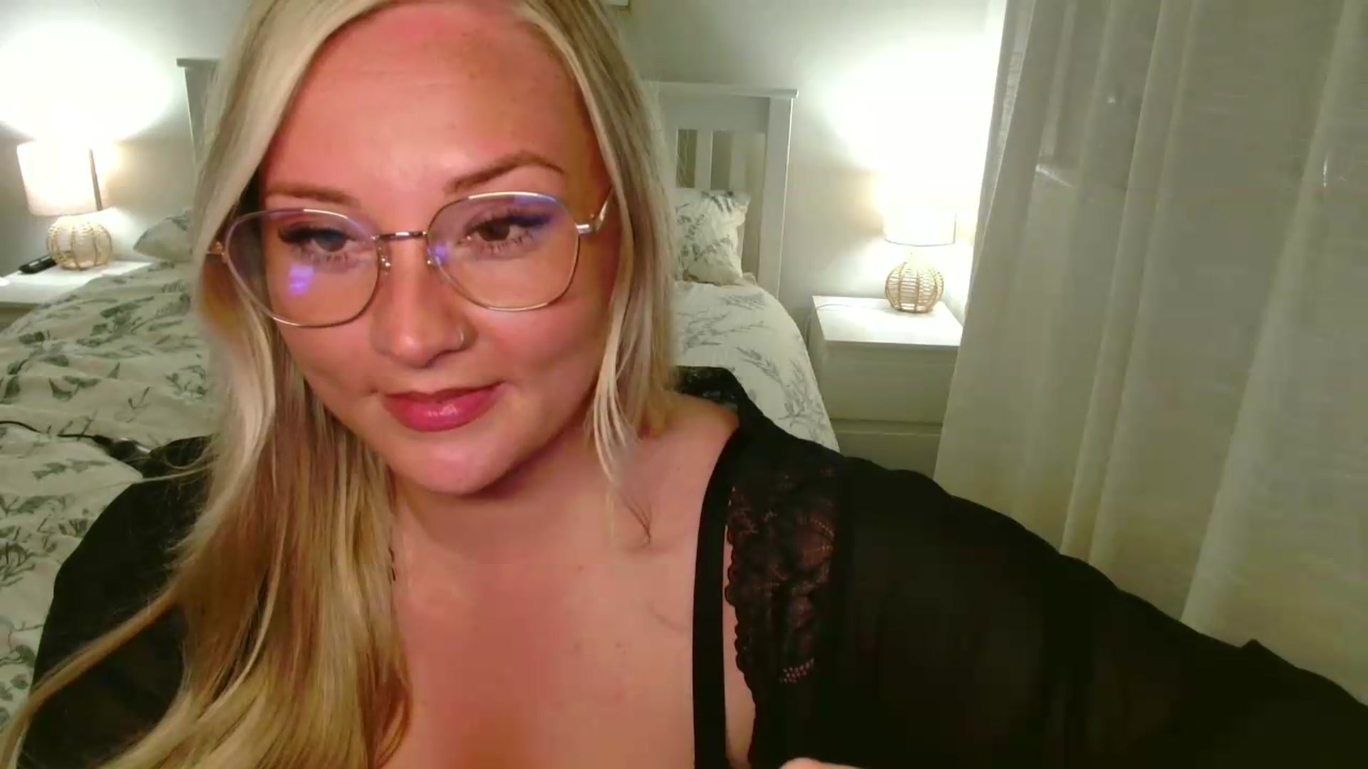 Gallery image thumbnail from AlexisBrookeX's myfreecams stream on, 05/01/2026, 21:51 image 15 of 20