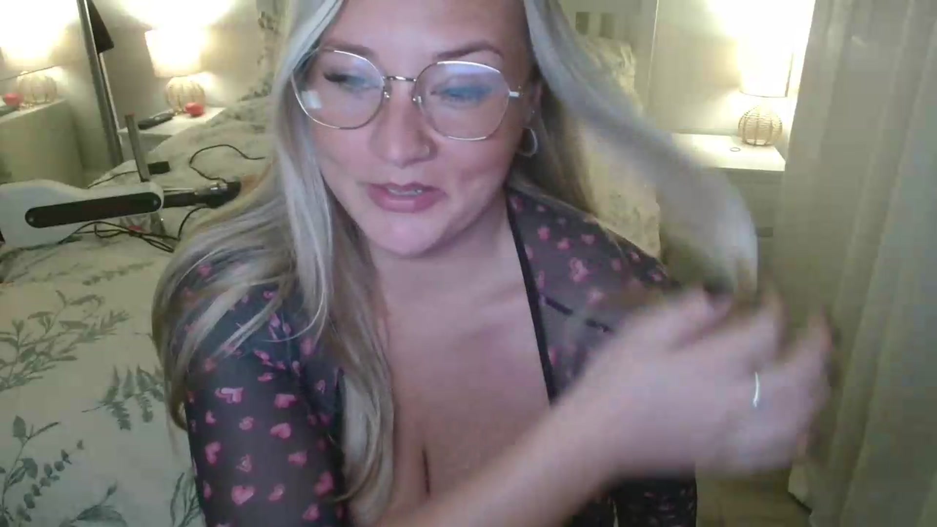 Gallery image thumbnail from AlexisBrookeX's myfreecams stream on, 08/07/2026, 21:35 image 19 of 20