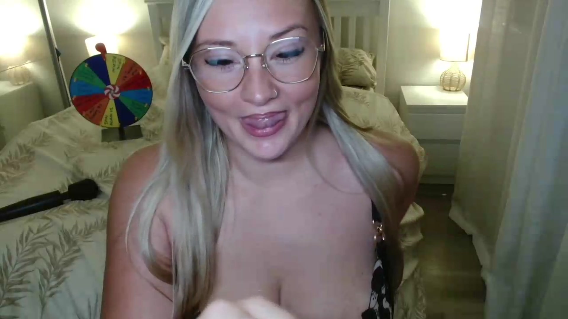 Gallery image thumbnail from AlexisBrookeX's myfreecams stream on, 08/28/2026, 22:46 image 16 of 20