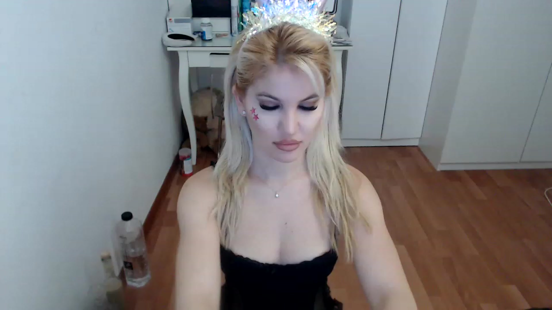 Gallery image thumbnail from AlexisJewel's myfreecams stream on, 12/10/2022, 07:51 image 12 of 20
