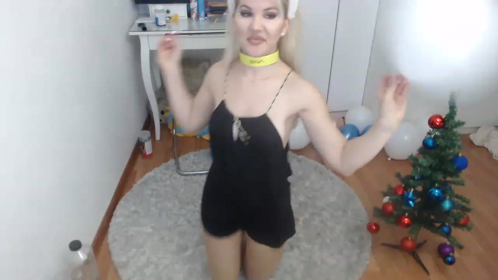 Gallery image thumbnail from AlexisJewel's myfreecams stream on, 12/21/2022, 07:45 image 17 of 20