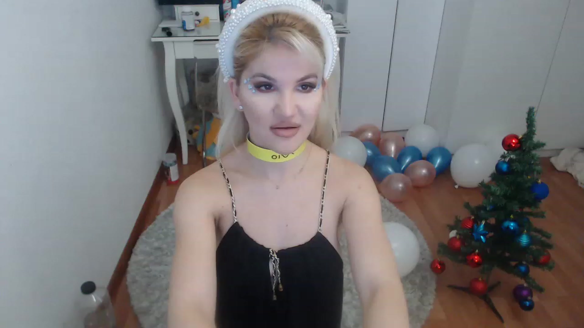 Gallery image thumbnail from AlexisJewel's myfreecams stream on, 12/21/2022, 07:45 image 2 of 20
