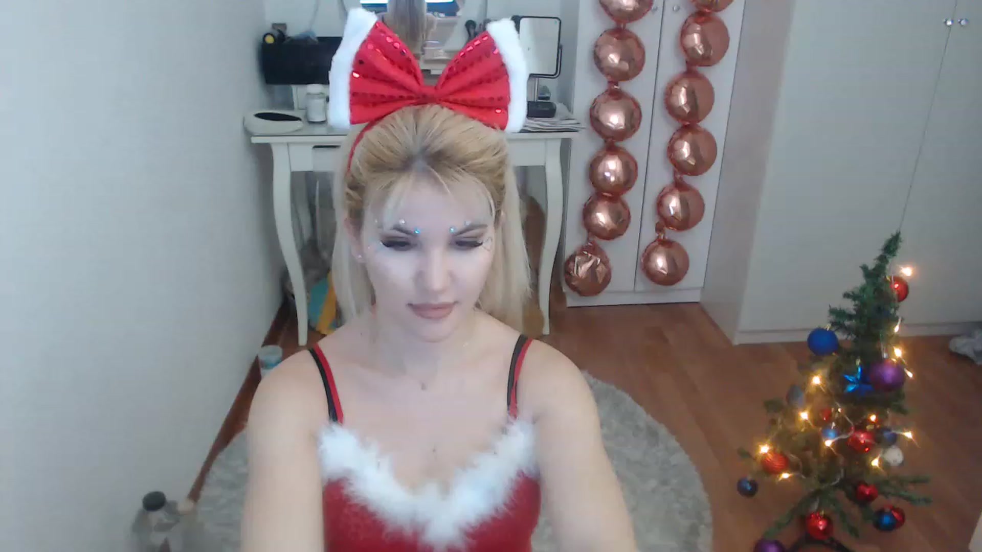 Gallery image thumbnail from AlexisJewel's myfreecams stream on, 12/24/2022, 10:56 image 2 of 20