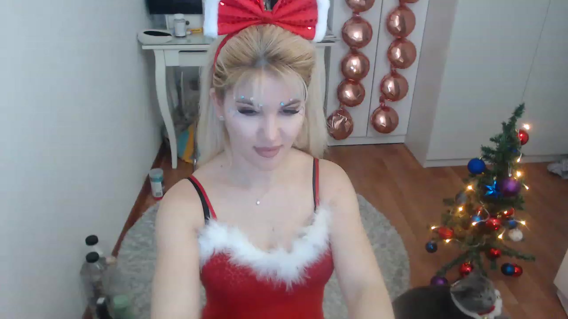 Gallery image thumbnail from AlexisJewel's myfreecams stream on, 12/24/2022, 10:56 image 5 of 20