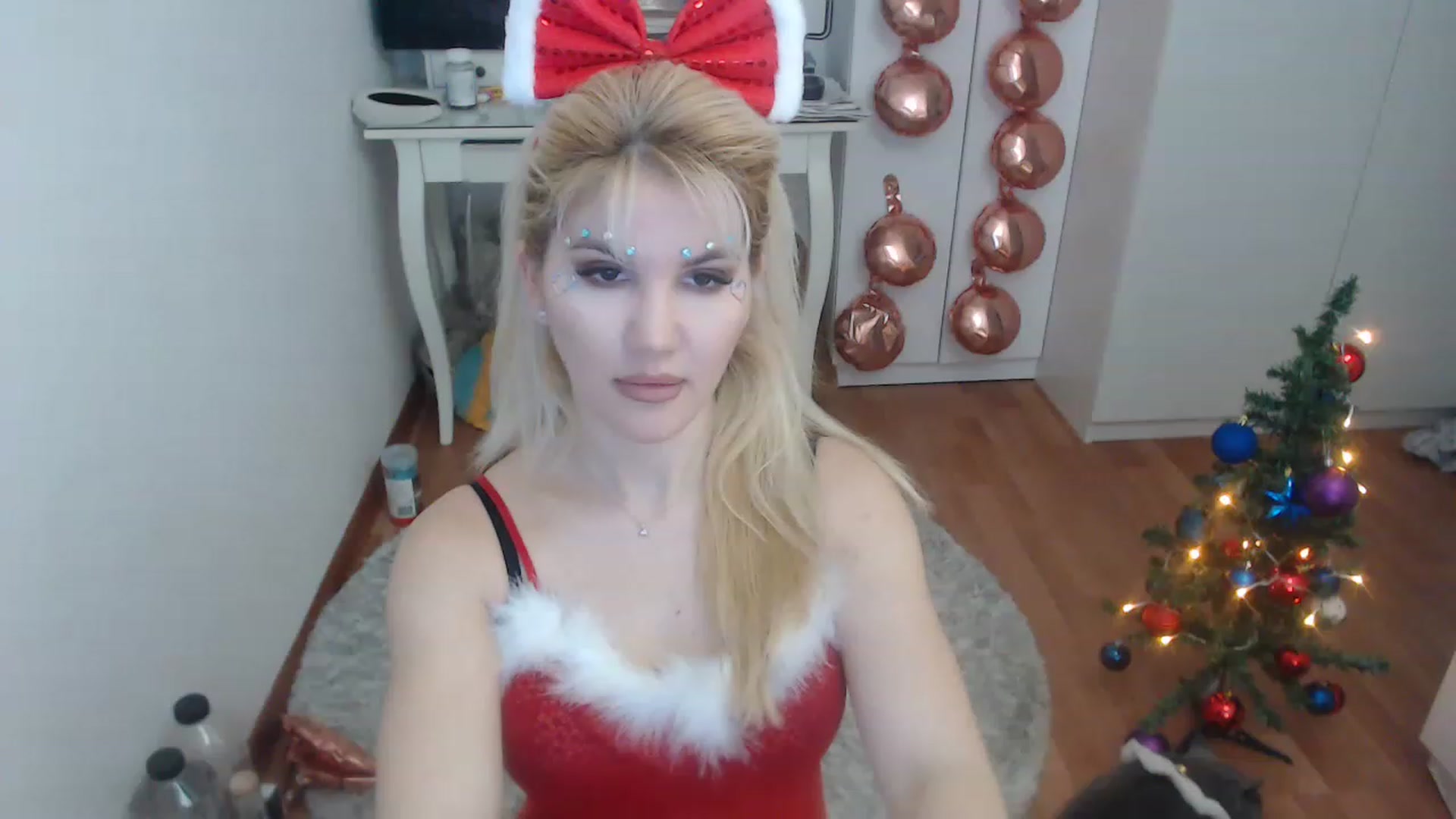 Gallery image thumbnail from AlexisJewel's myfreecams stream on, 12/24/2022, 10:56 image 6 of 20