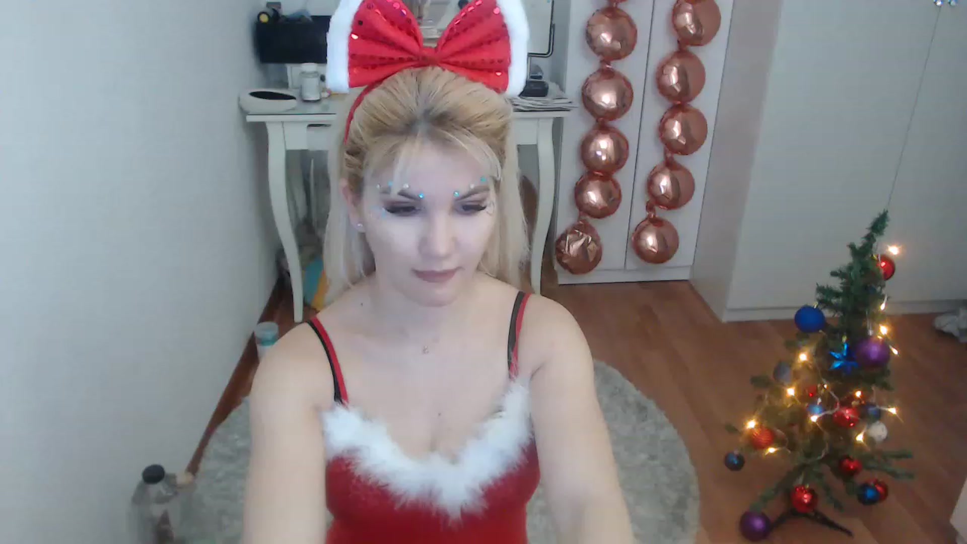 Gallery image thumbnail from AlexisJewel's myfreecams stream on, 12/24/2022, 10:56 image 3 of 20
