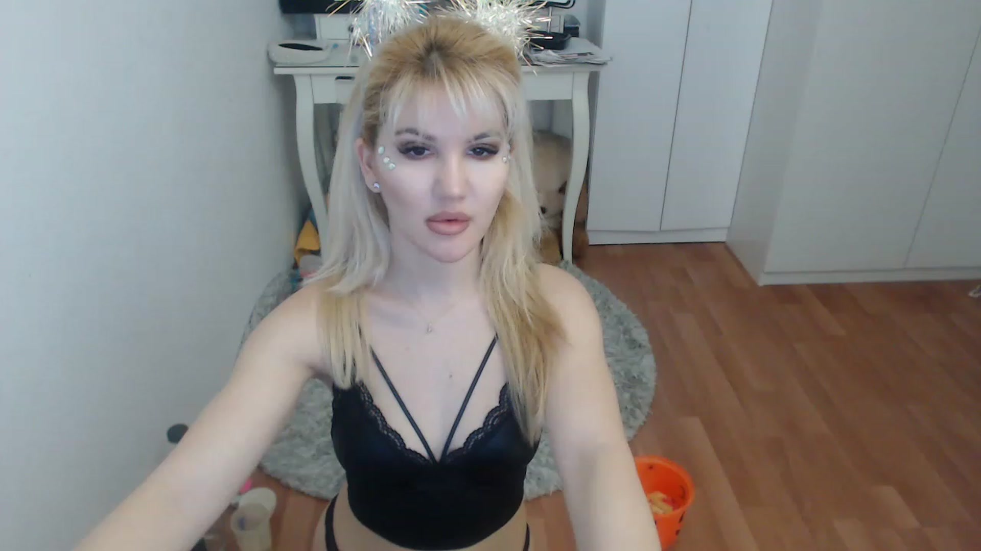 Gallery image thumbnail from AlexisJewel's myfreecams stream on, 01/22/2023, 10:45 image 1 of 20
