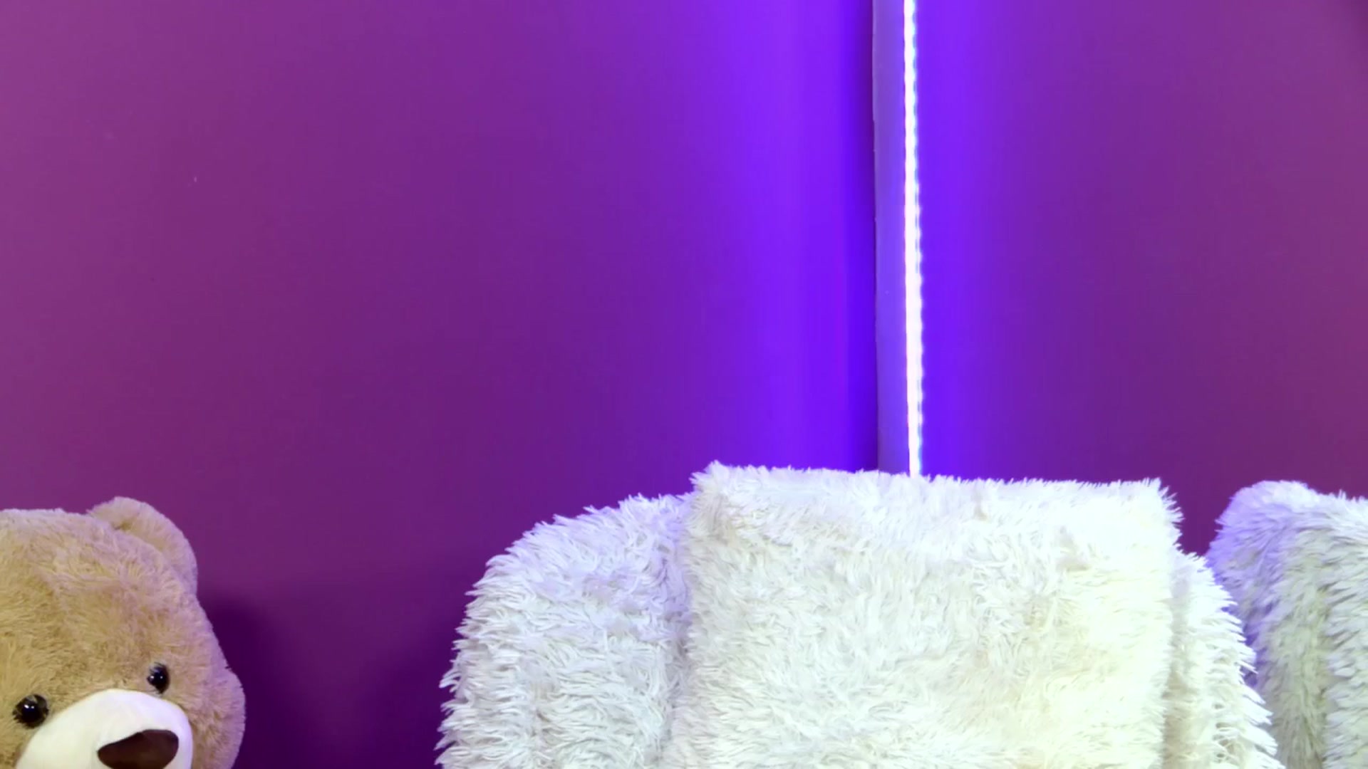 Gallery image thumbnail from AlexisLove's myfreecams stream on, 02/05/2025, 16:35 image 4 of 20