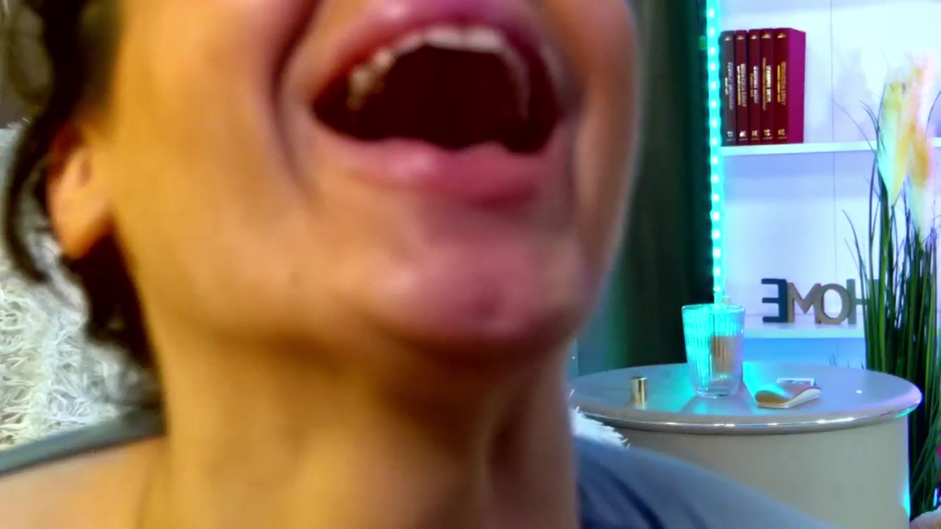Gallery image thumbnail from AlexisLove's myfreecams stream on, 04/02/2025, 22:43 image 19 of 20