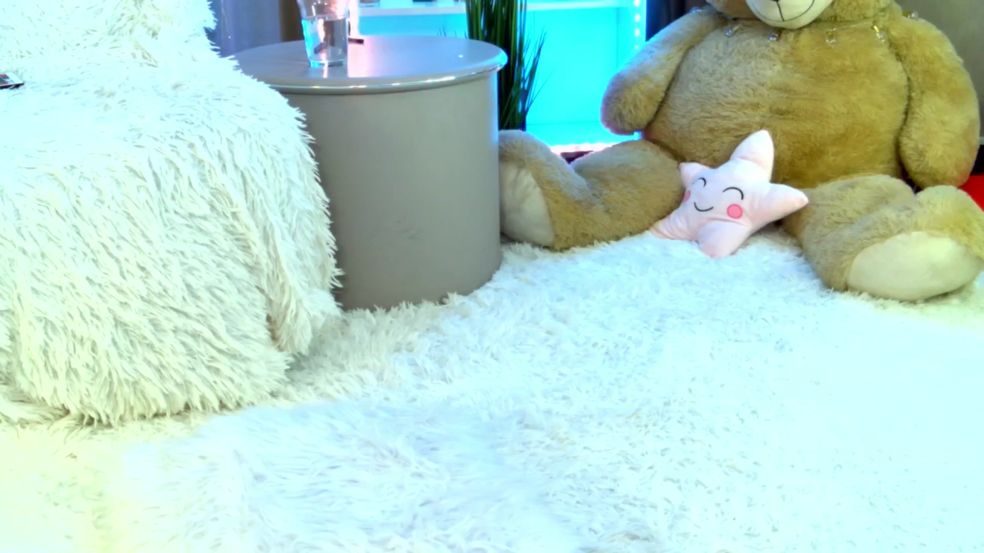 Gallery image thumbnail from AlexisLove's myfreecams stream on, 04/10/2025, 17:08 image 13 of 20