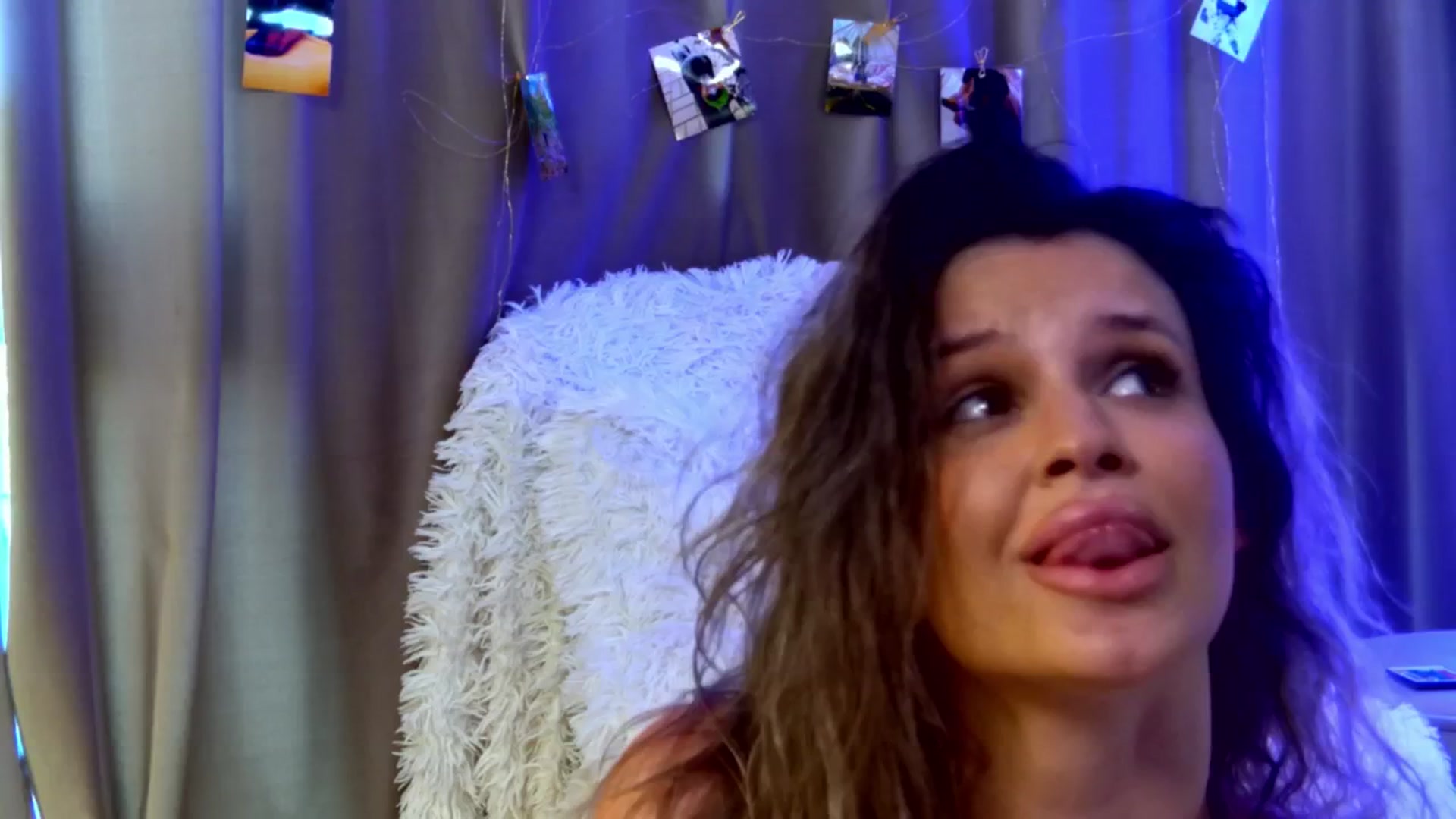 Gallery image thumbnail from AlexisLove's myfreecams stream on, 04/29/2025, 17:18 image 6 of 20