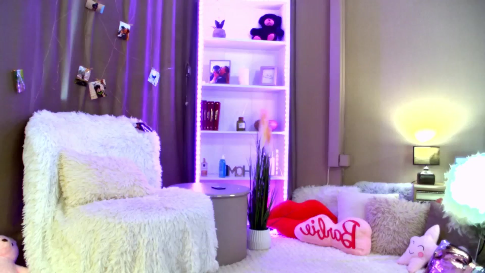 Gallery image thumbnail from AlexisLove's myfreecams stream on, 07/14/2025, 17:02 image 19 of 20