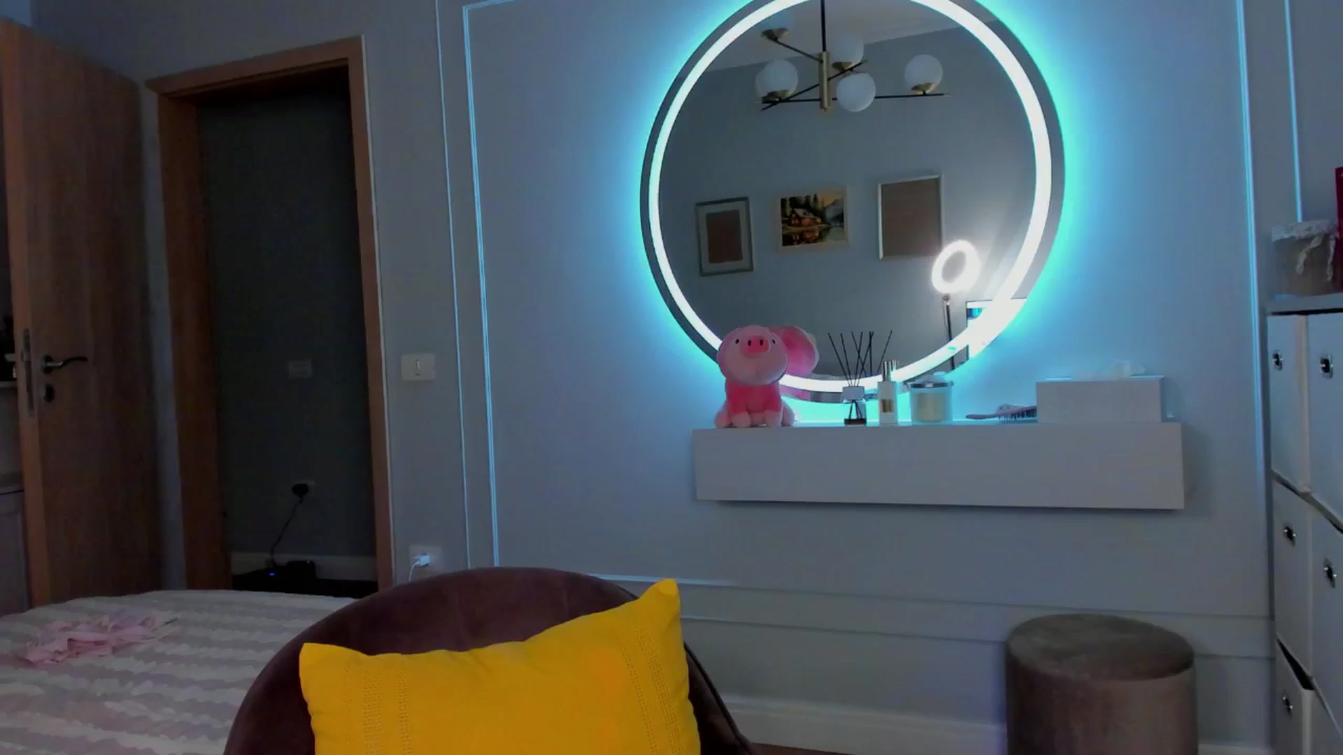 Gallery image thumbnail from AlexisLove's myfreecams stream on, 09/25/2025, 24:06 image 20 of 20