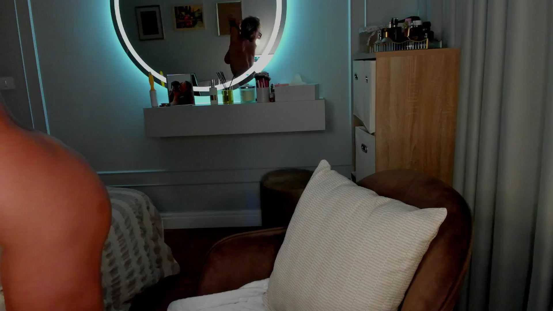 Gallery image thumbnail from AlexisLove's myfreecams stream on, 10/06/2025, 05:00 image 9 of 20