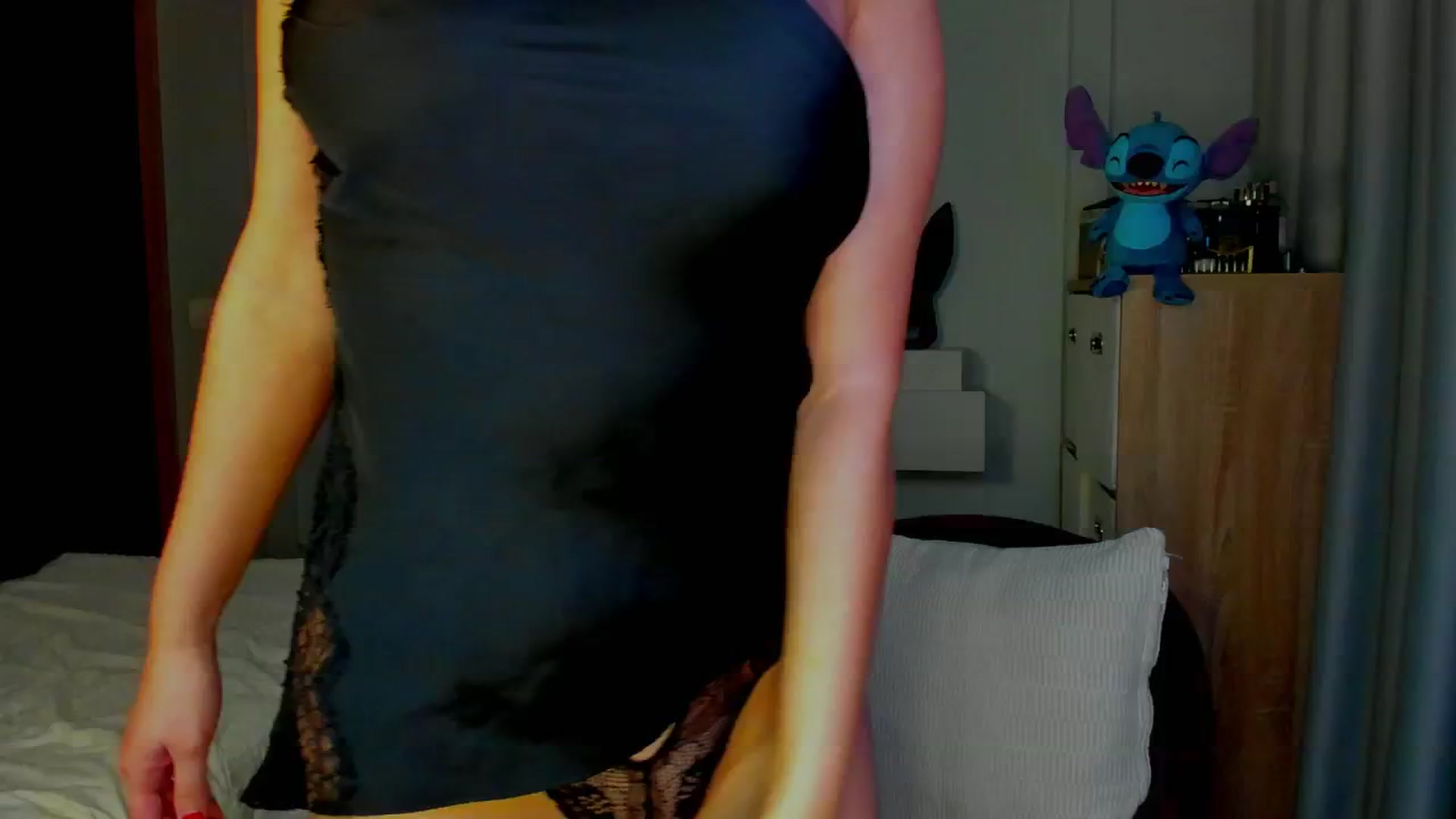 Gallery image thumbnail from AlexisLove's myfreecams stream on, 11/06/2025, 17:31 image 4 of 20