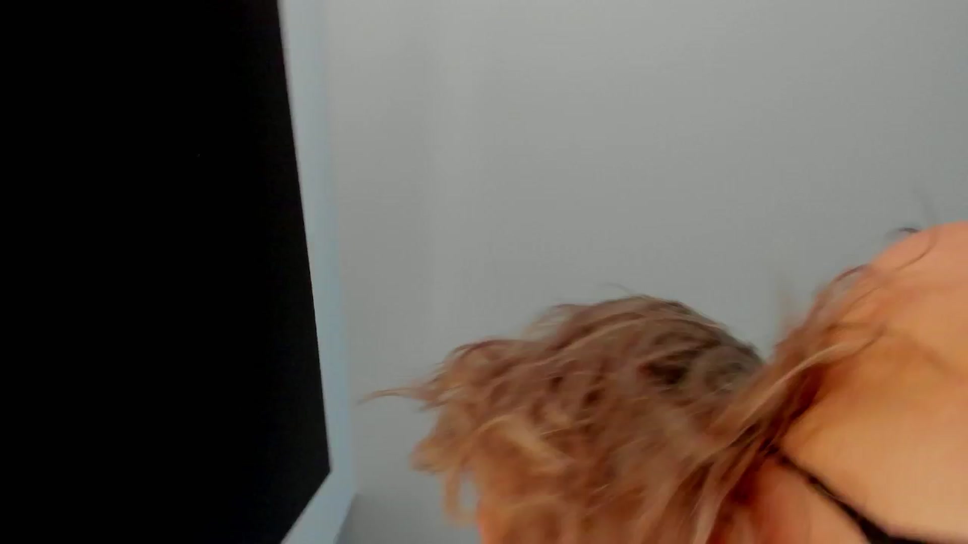Gallery image thumbnail from AlexisLove's myfreecams stream on, 04/19/2026, 04:33 image 16 of 20