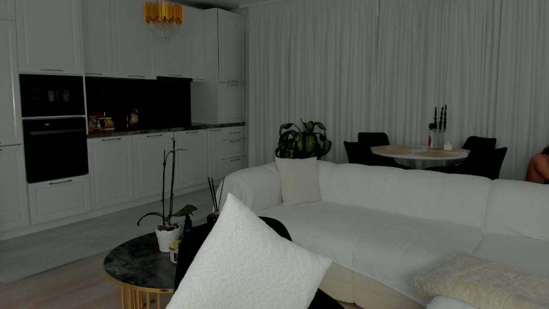 Gallery image thumbnail from AlexisLove's myfreecams stream on, 04/30/2026, 02:40 image 17 of 20