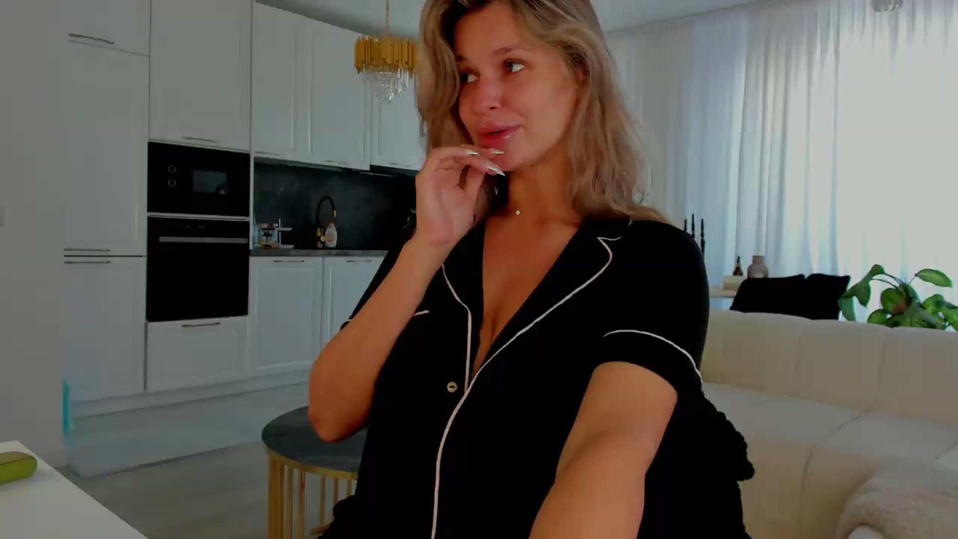 Gallery image thumbnail from AlexisLove's myfreecams stream on, 06/29/2026, 08:19 image 3 of 20