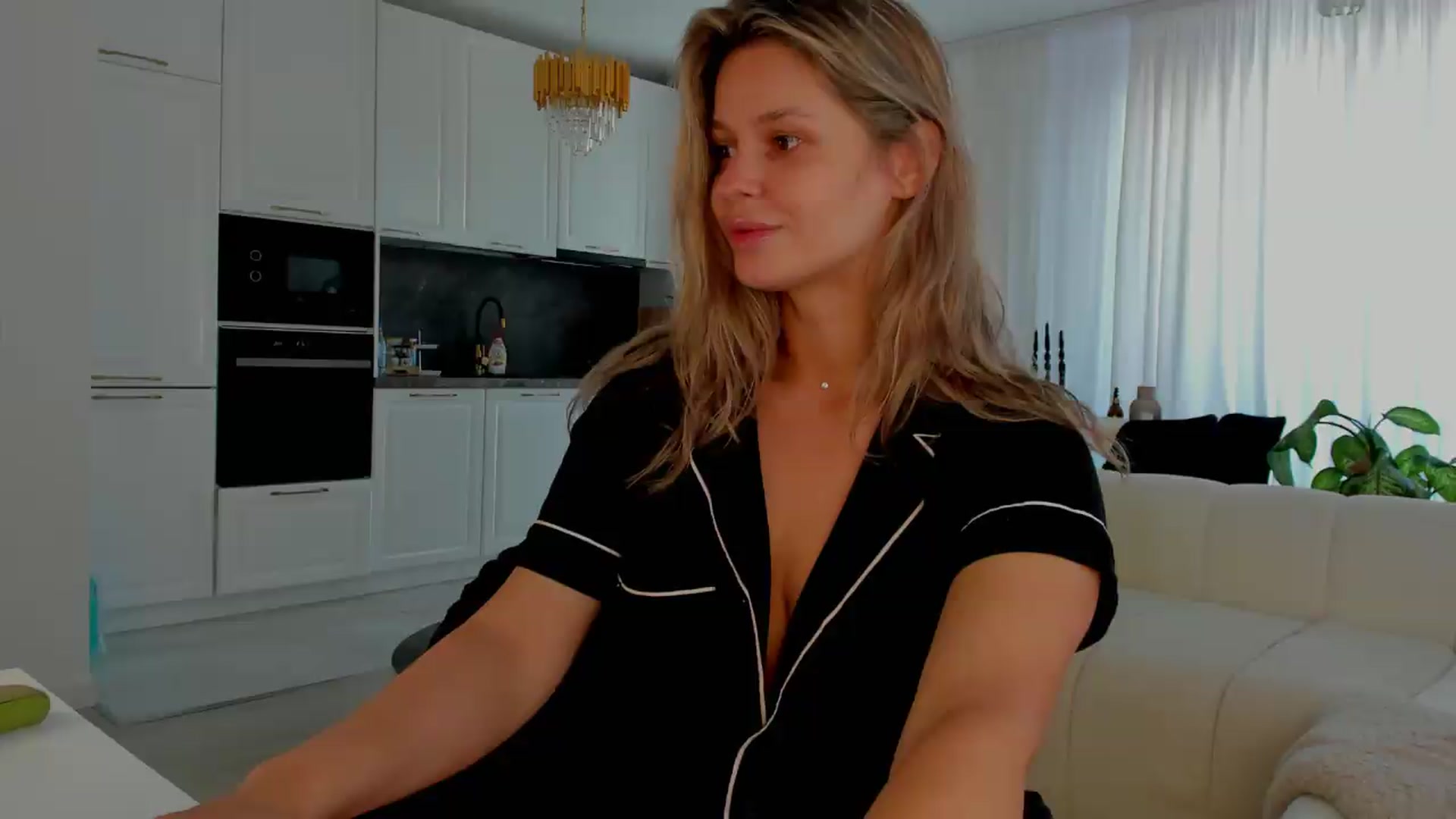 Gallery image thumbnail from AlexisLove's myfreecams stream on, 06/29/2026, 08:19 image 1 of 20