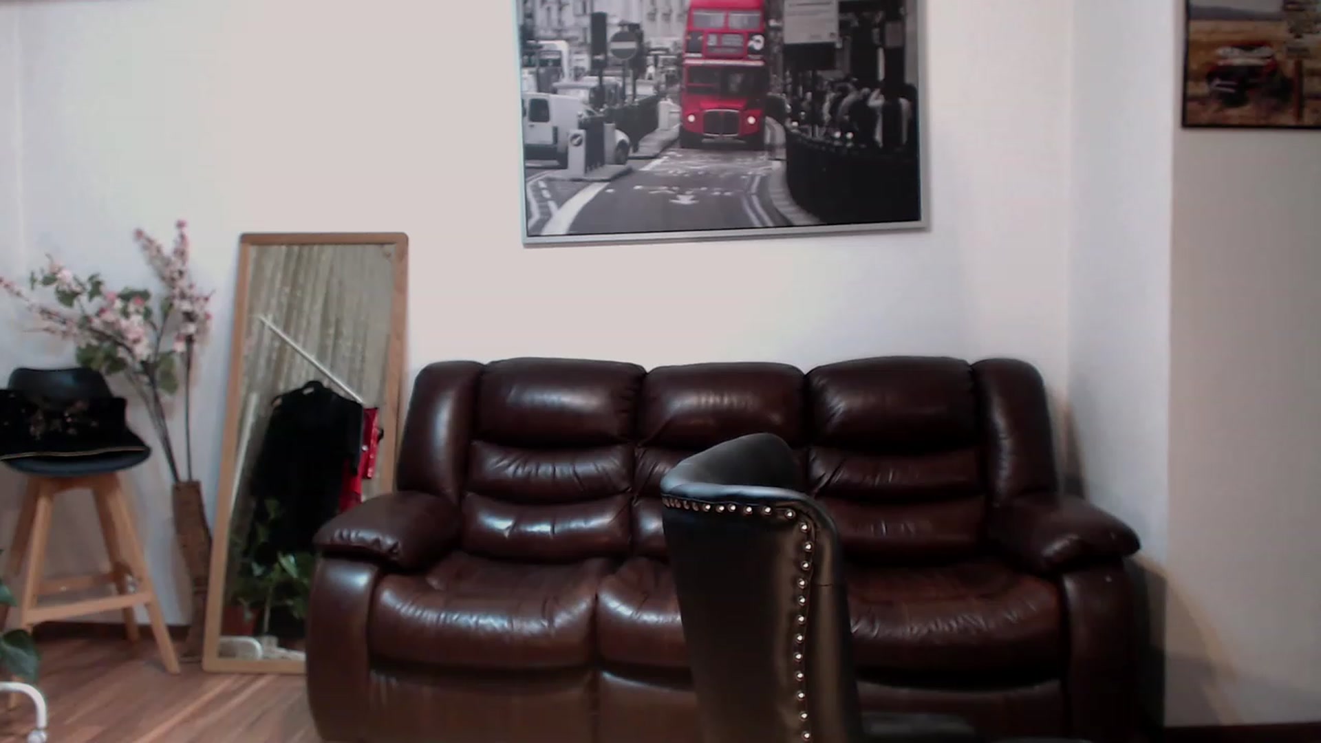 Gallery image thumbnail from AlexisLuvv's myfreecams stream on, 11/20/2022, 21:19 image 17 of 20