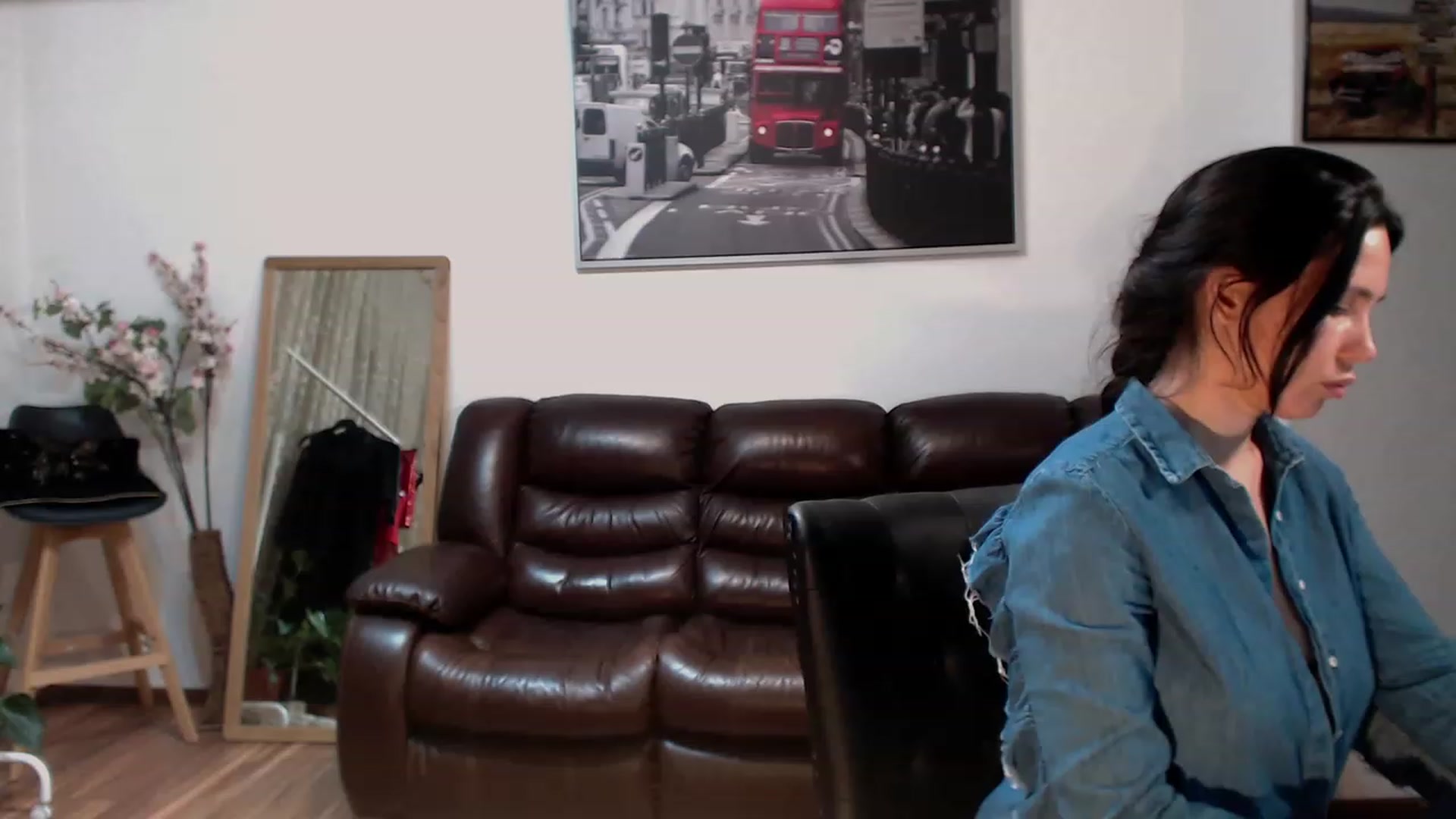 Gallery image thumbnail from AlexisLuvv's myfreecams stream on, 11/20/2022, 21:19 image 18 of 20