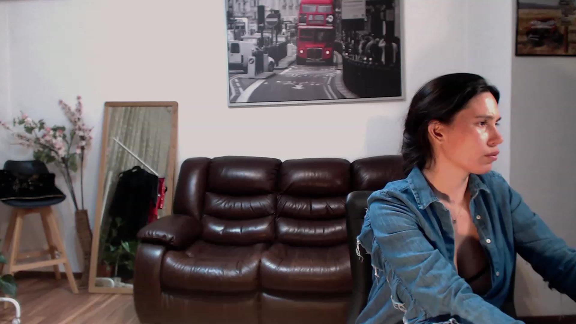 Gallery image thumbnail from AlexisLuvv's myfreecams stream on, 11/20/2022, 21:19 image 12 of 20