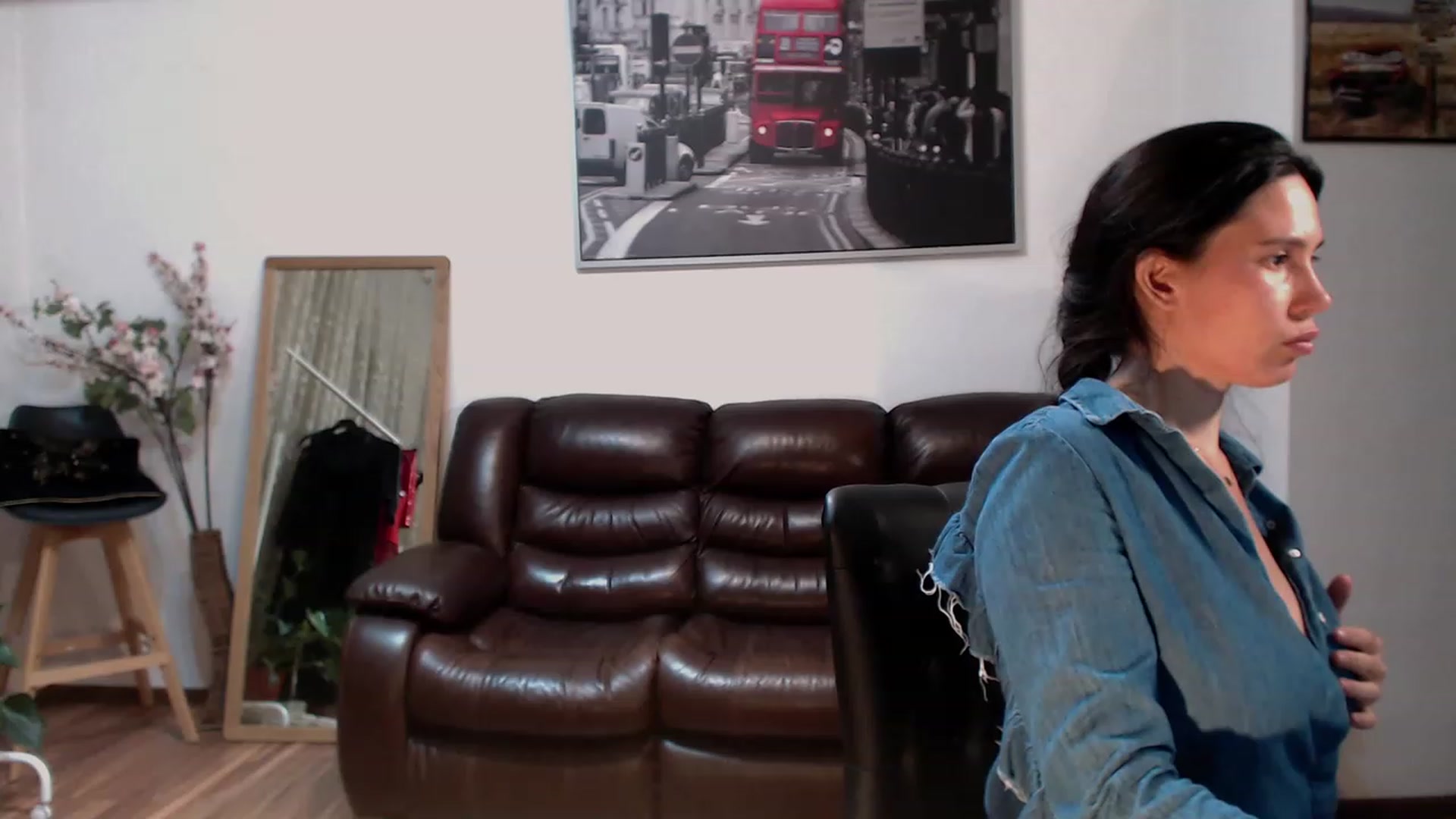 Gallery image thumbnail from AlexisLuvv's myfreecams stream on, 11/20/2022, 21:19 image 9 of 20