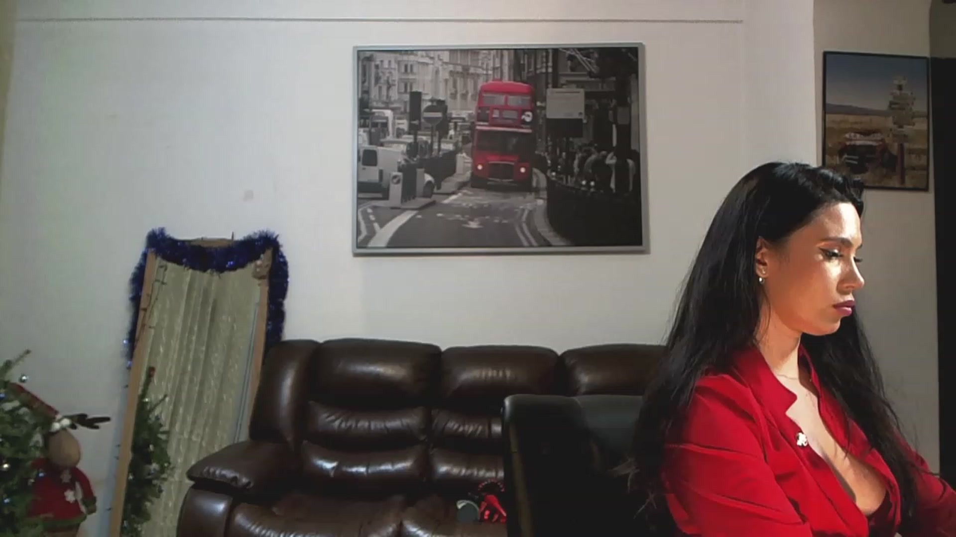 Gallery image thumbnail from AlexisLuvv's myfreecams stream on, 12/15/2022, 21:17 image 18 of 20