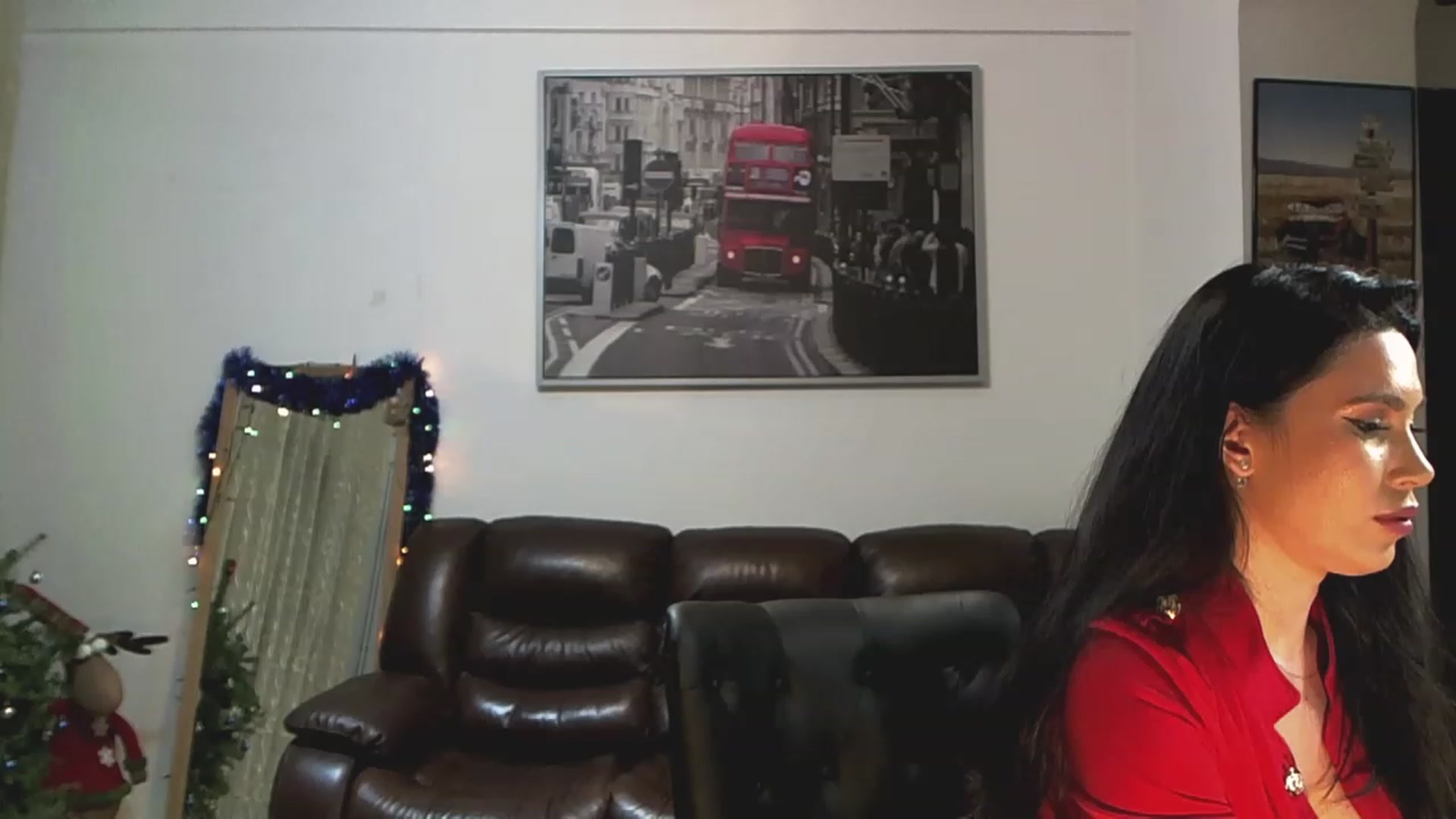 Gallery image thumbnail from AlexisLuvv's myfreecams stream on, 12/15/2022, 21:17 image 19 of 20