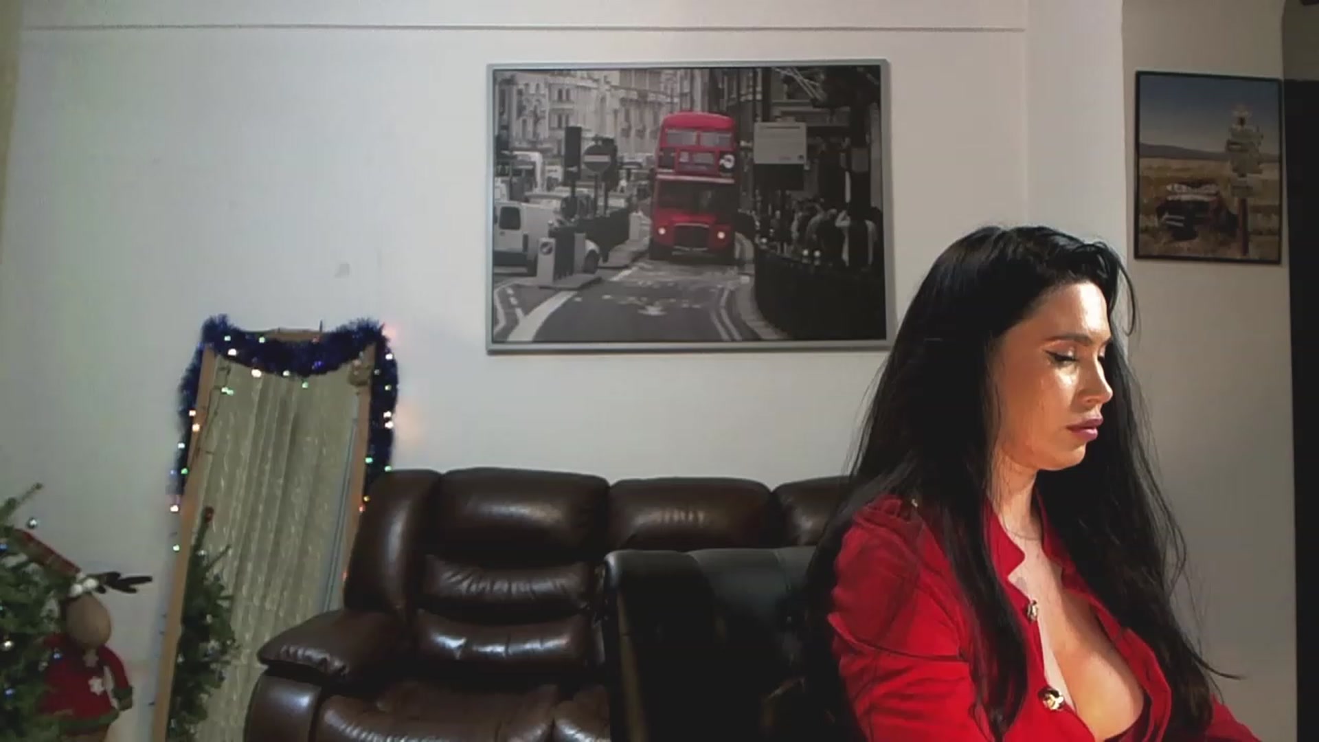 Gallery image thumbnail from AlexisLuvv's myfreecams stream on, 12/15/2022, 21:17 image 20 of 20