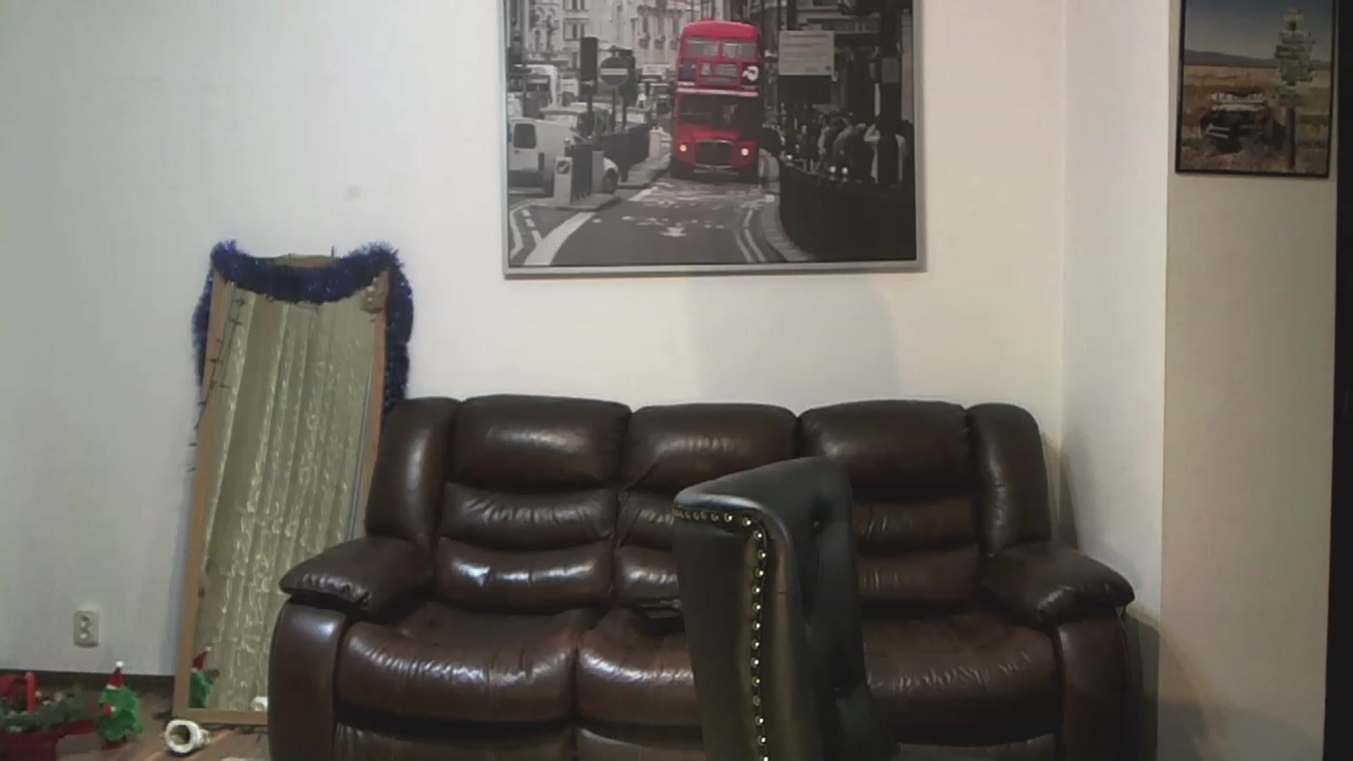 Gallery image thumbnail from AlexisLuvv's myfreecams stream on, 12/22/2022, 19:43 image 6 of 20