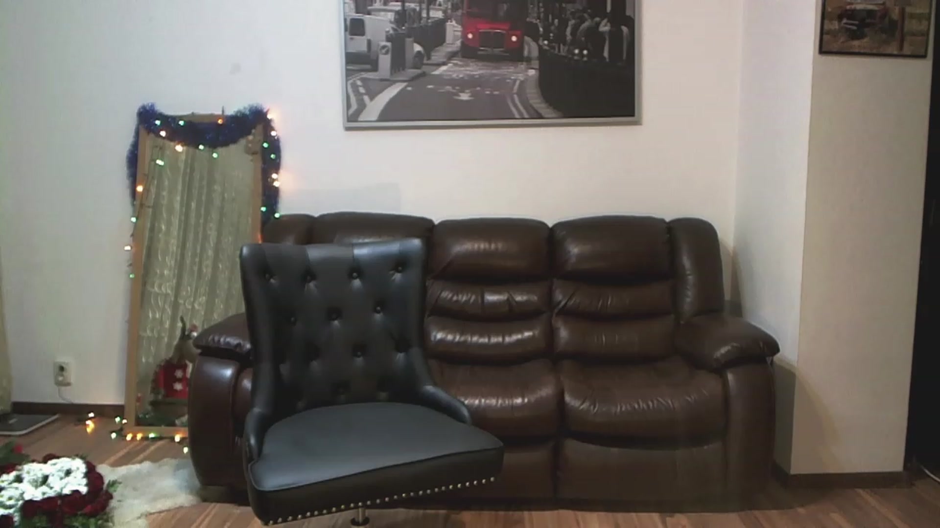 Gallery image thumbnail from AlexisLuvv's myfreecams stream on, 12/28/2022, 20:17 image 15 of 20