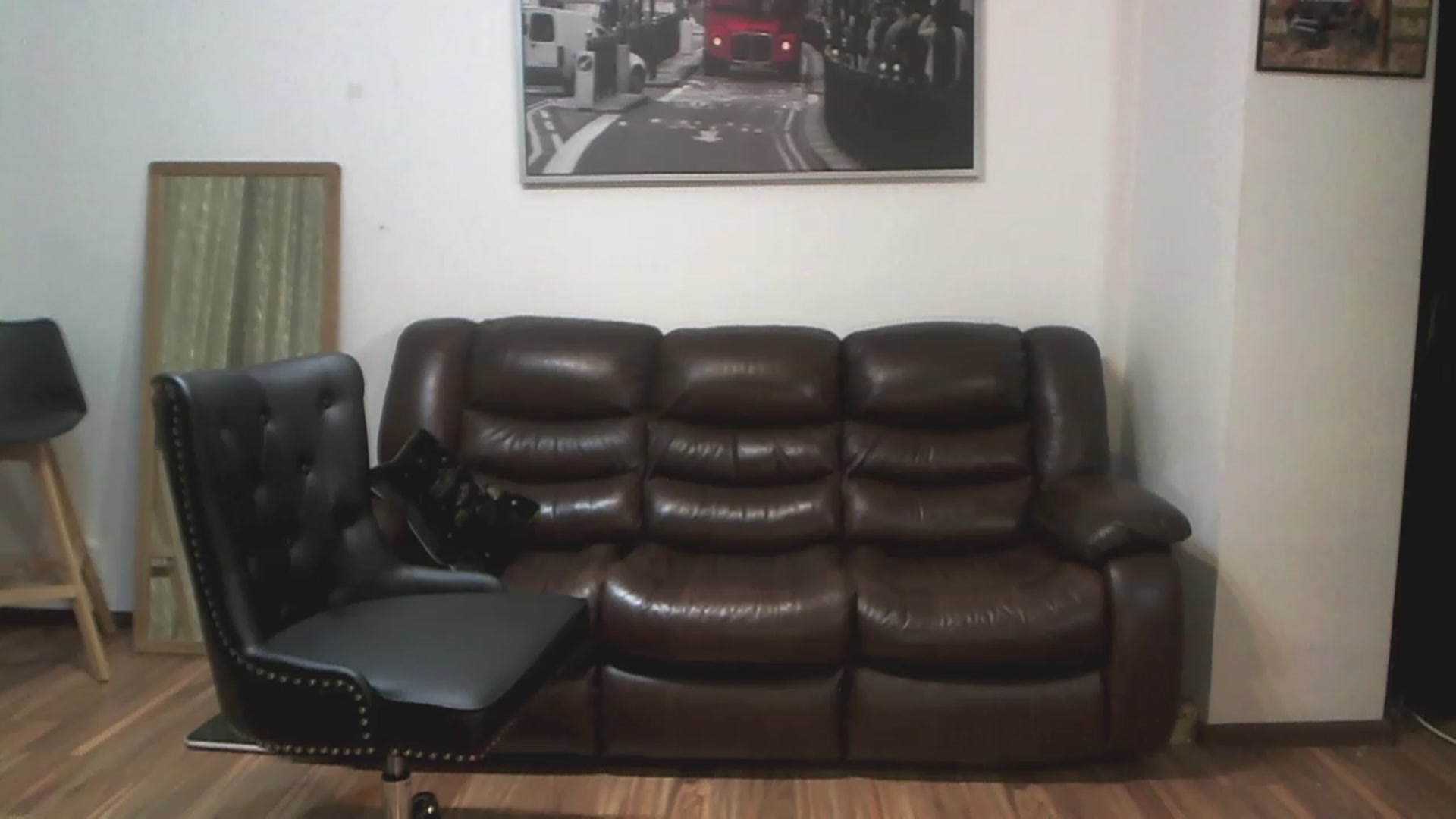 Gallery image thumbnail from AlexisLuvv's myfreecams stream on, 02/01/2023, 20:29 image 14 of 20