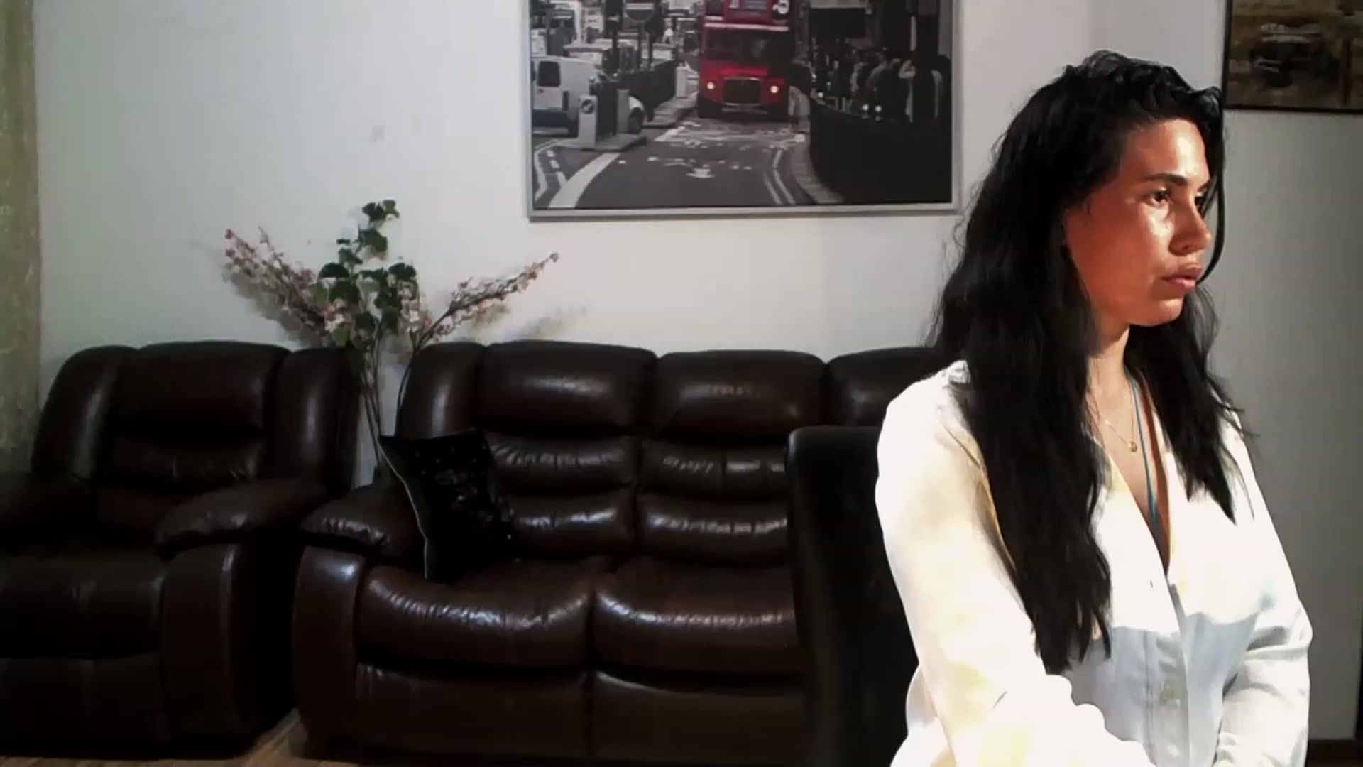 Gallery image thumbnail from AlexisLuvv's myfreecams stream on, 03/27/2023, 20:03 image 15 of 20
