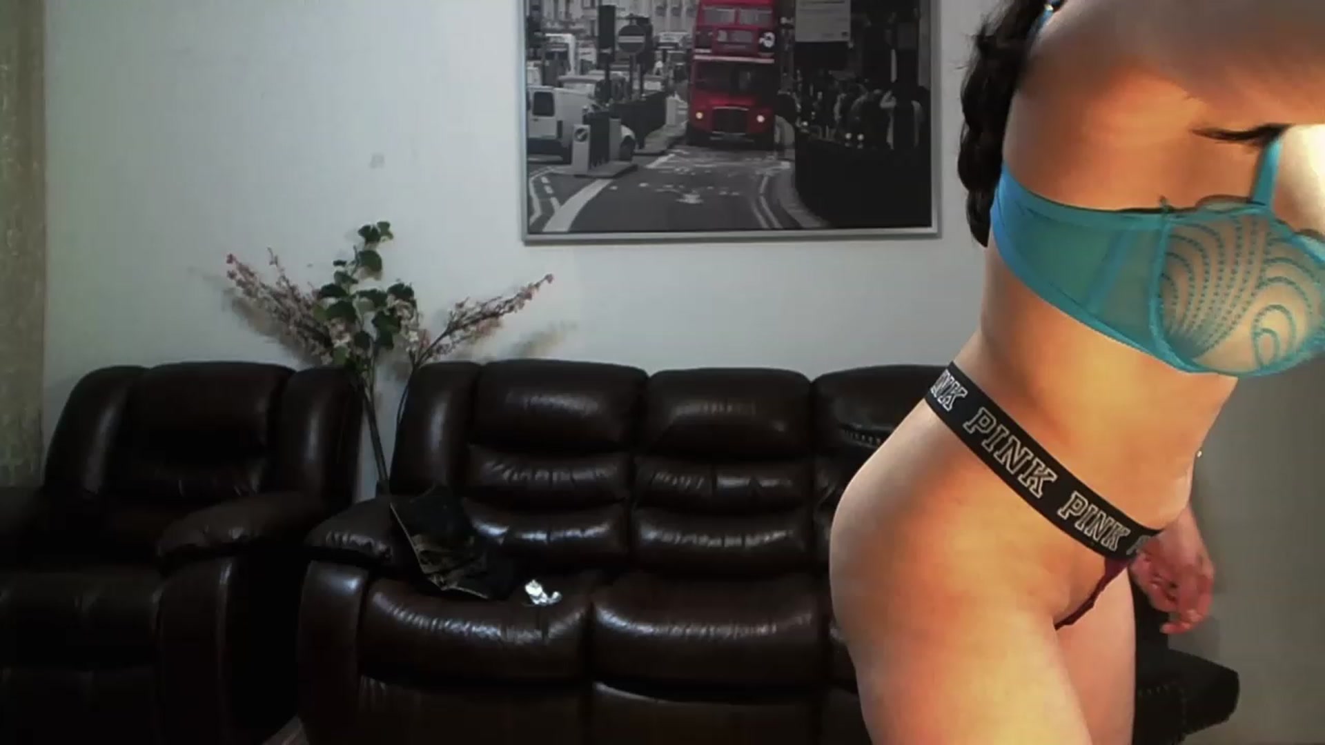 Gallery image thumbnail from AlexisLuvv's myfreecams stream on, 05/20/2023, 21:09 image 18 of 20