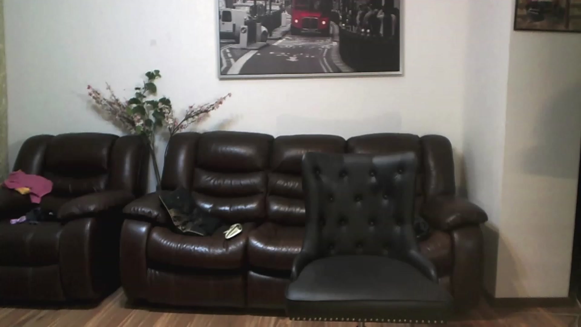 Gallery image thumbnail from AlexisLuvv's myfreecams stream on, 05/24/2023, 21:11 image 15 of 20
